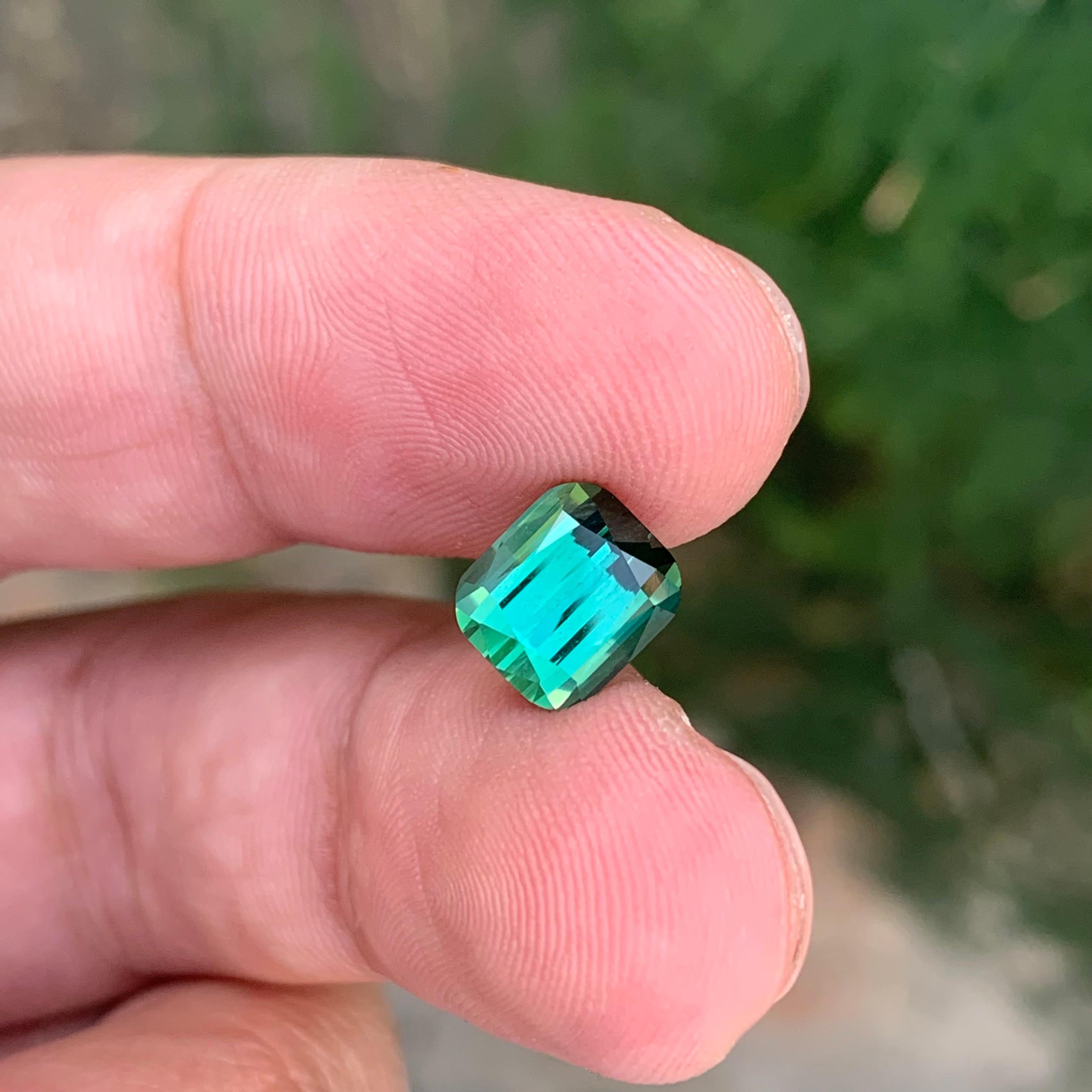 2.95 Carat Natural Loose Blue Green Tourmaline Cushion Shape Gemstone (Tourmaline bleue verte en forme de coussin) en vente 3