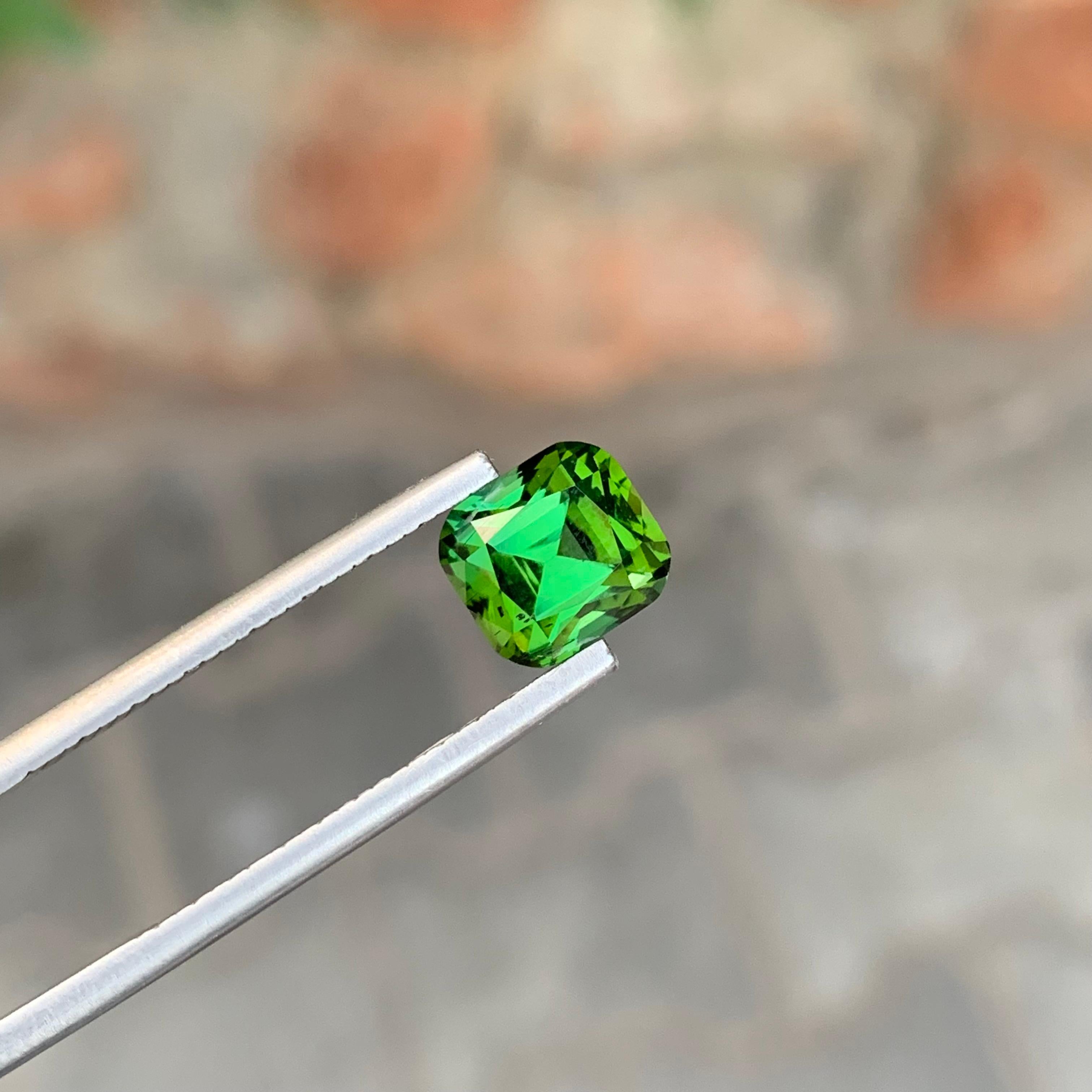 da uomo o donna 2.95 carati di tormalina verde sciolta naturale a forma di cuscino in vendita