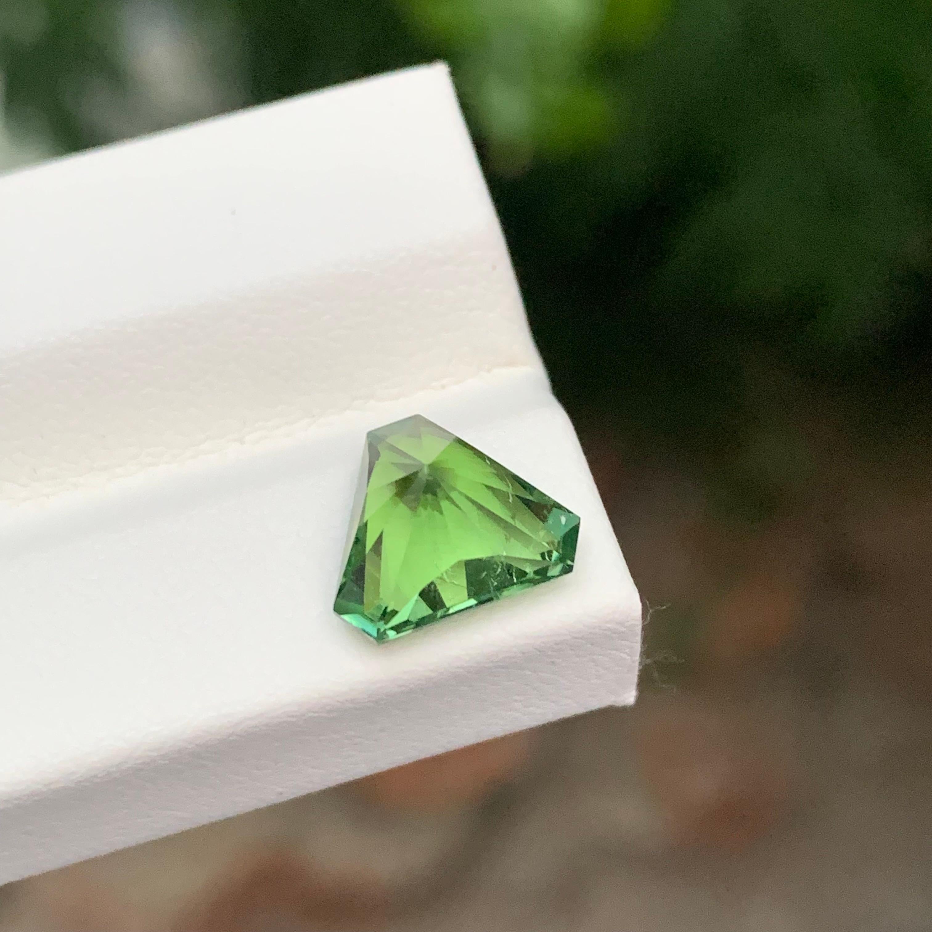 da uomo o donna 2,95 carati di tormalina verde naturale sfusa con taglio a trilione in vendita