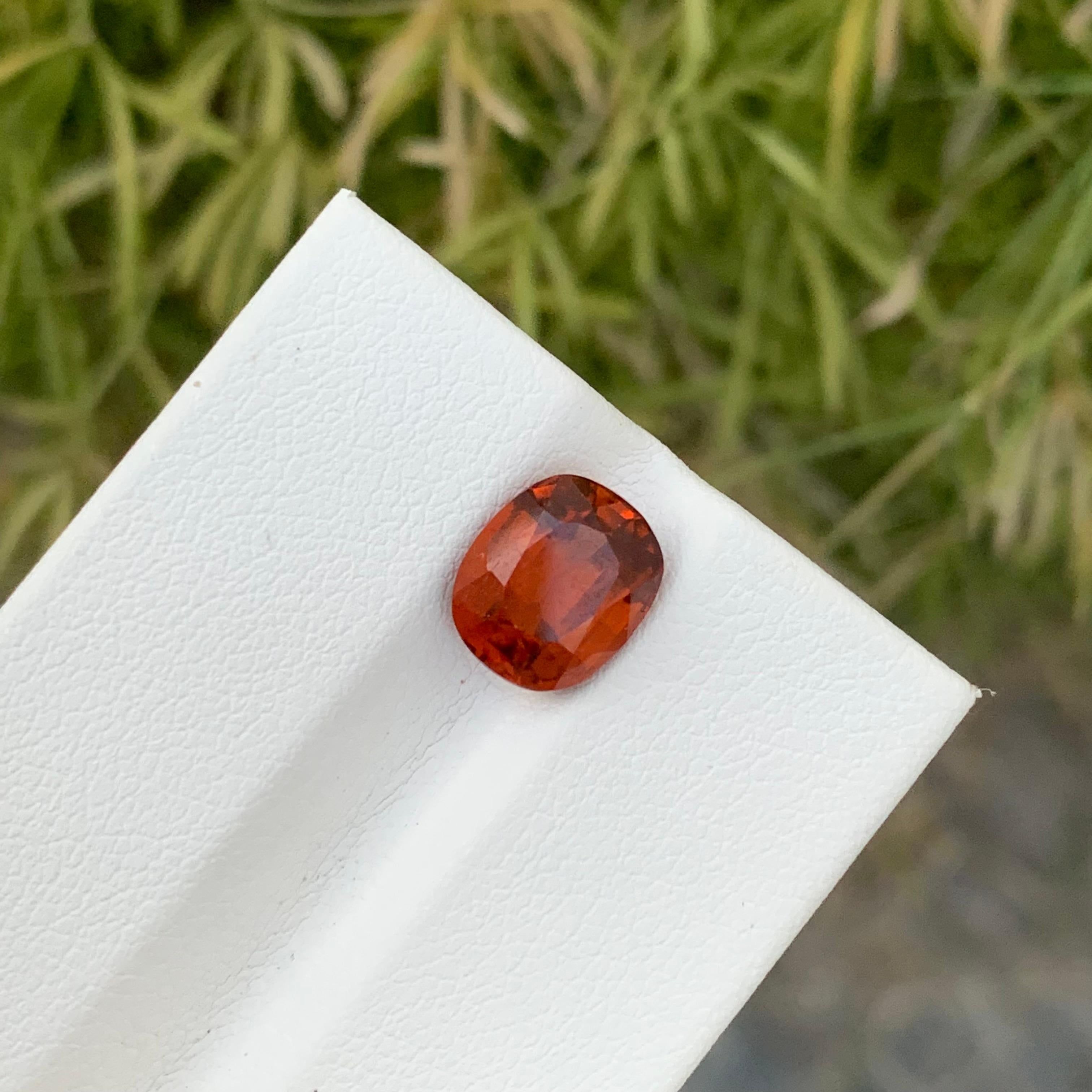 Taille ovale Garnet hessonite naturel non serti de 2,95 carats de forme ovale pour la fabrication de bijoux en vente