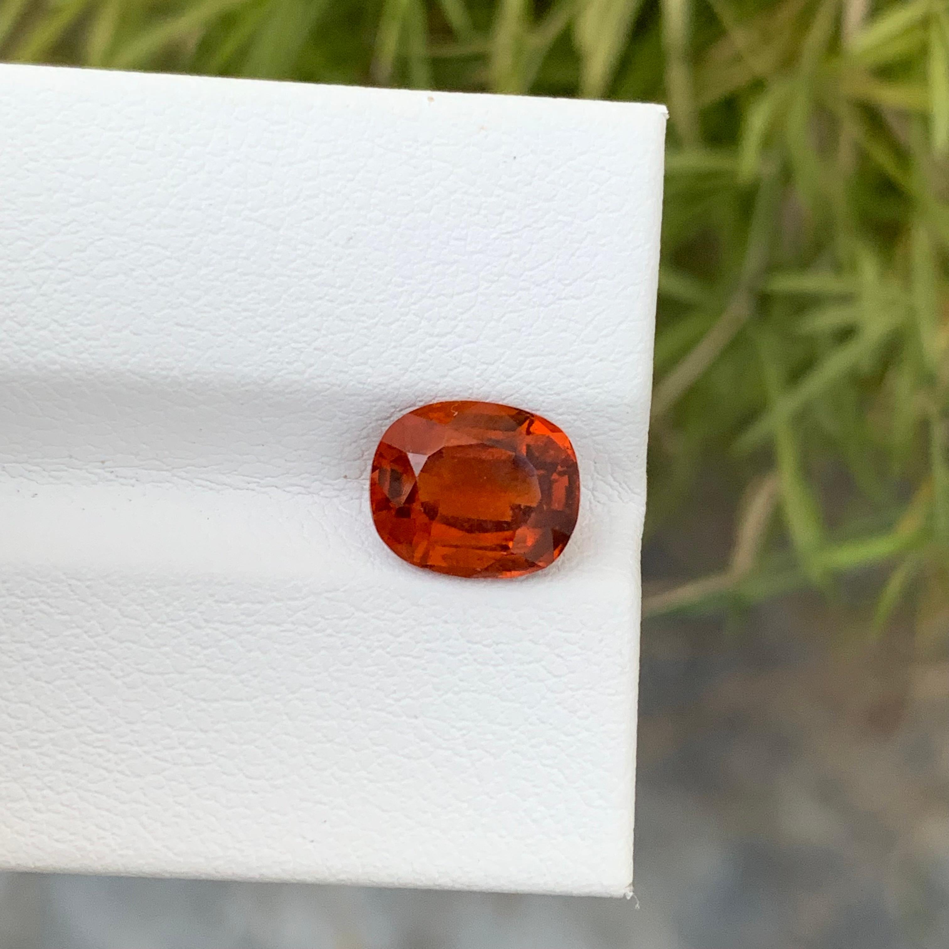 Garnet hessonite naturel non serti de 2,95 carats de forme ovale pour la fabrication de bijoux Neuf - En vente à Peshawar, PK