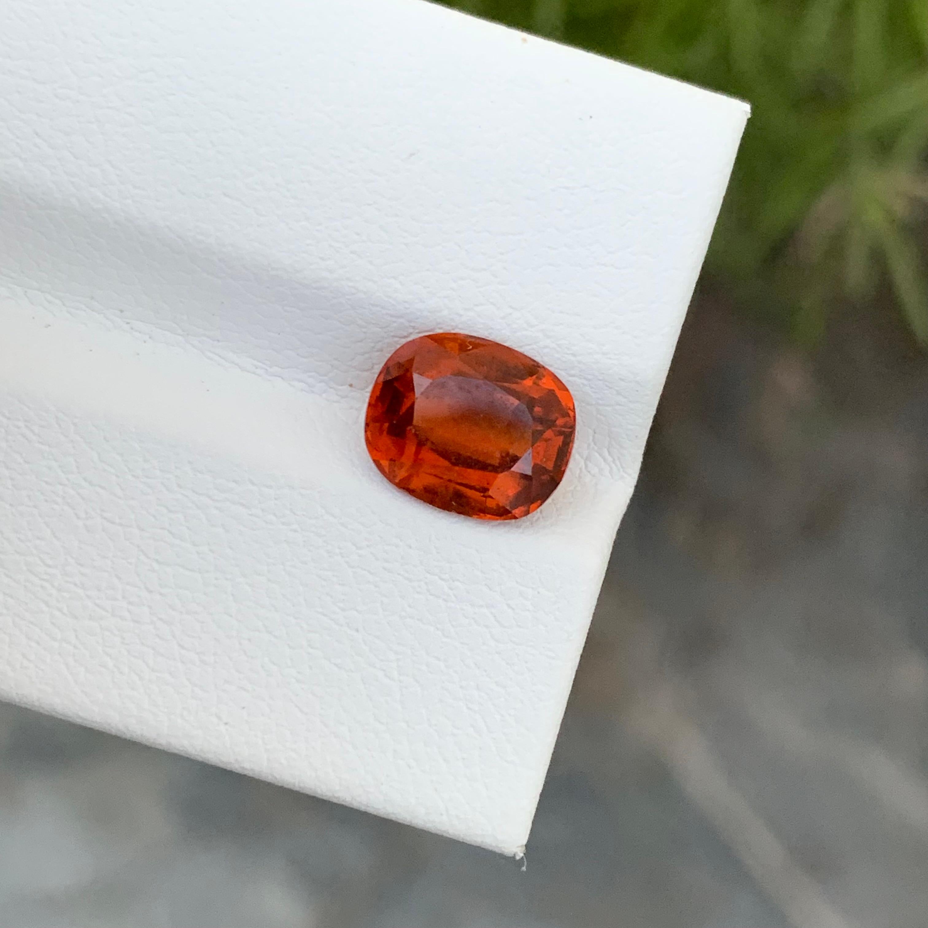 Garnet hessonite naturel non serti de 2,95 carats de forme ovale pour la fabrication de bijoux en vente 1