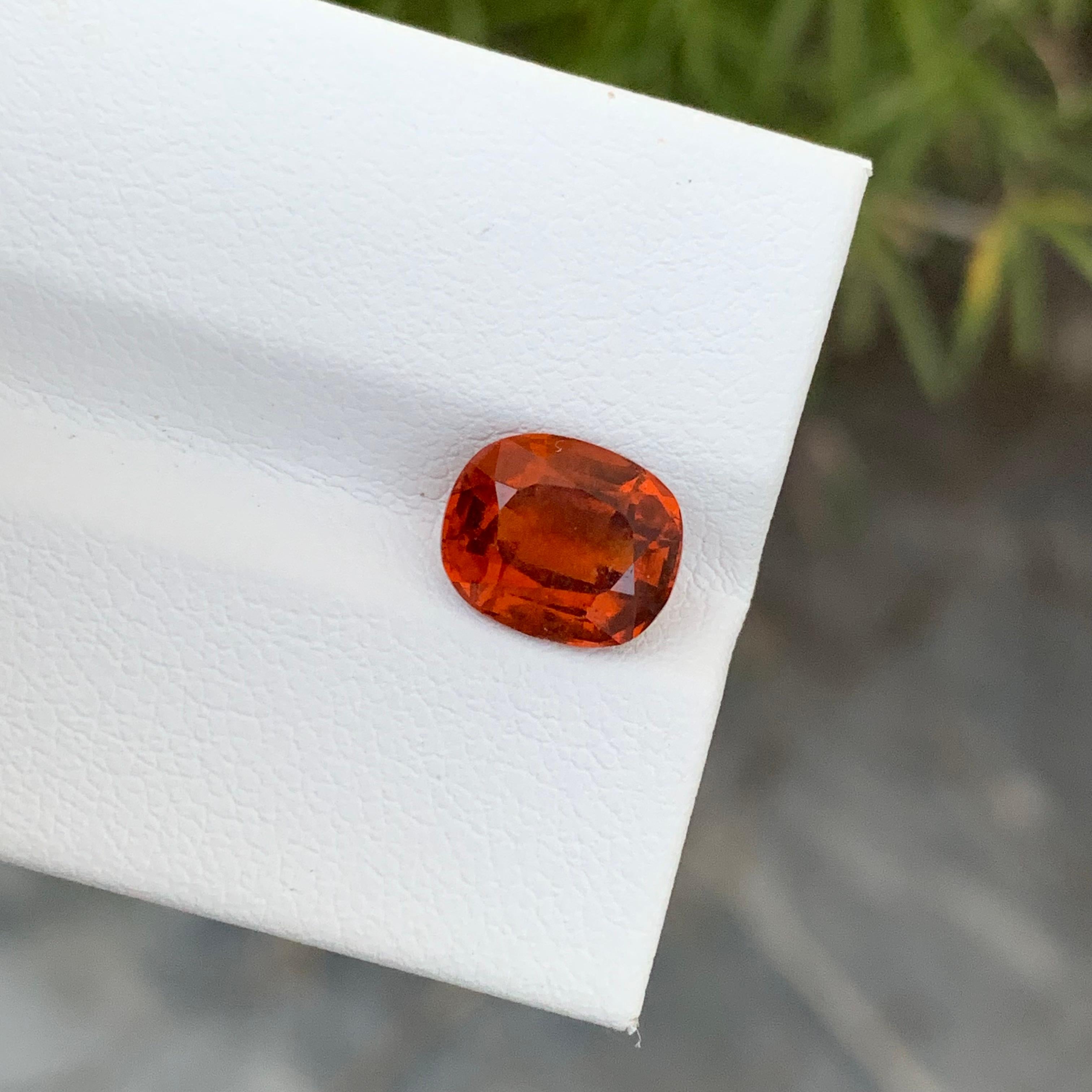 Garnet hessonite naturel non serti de 2,95 carats de forme ovale pour la fabrication de bijoux en vente 2