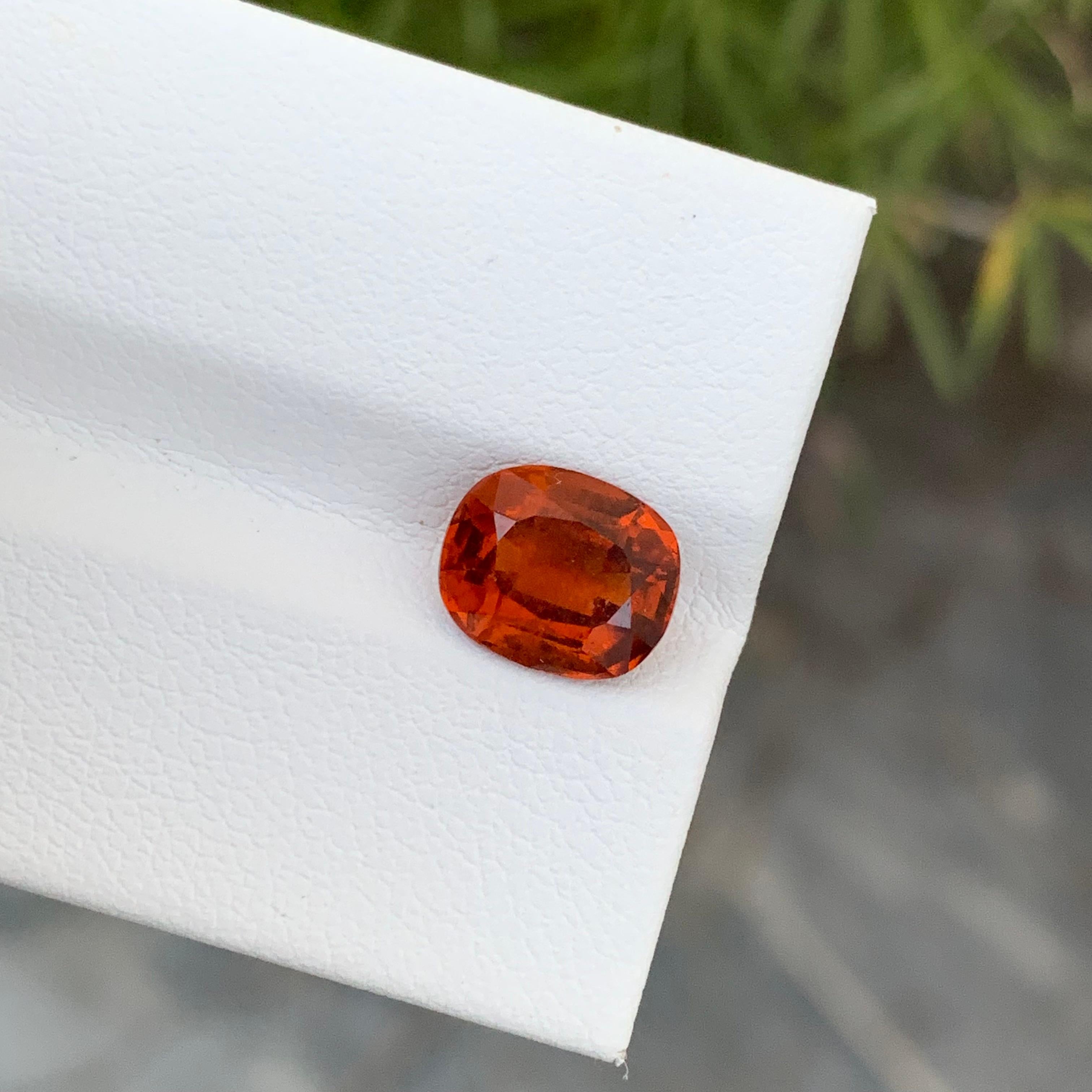 Garnet hessonite naturel non serti de 2,95 carats de forme ovale pour la fabrication de bijoux en vente 3