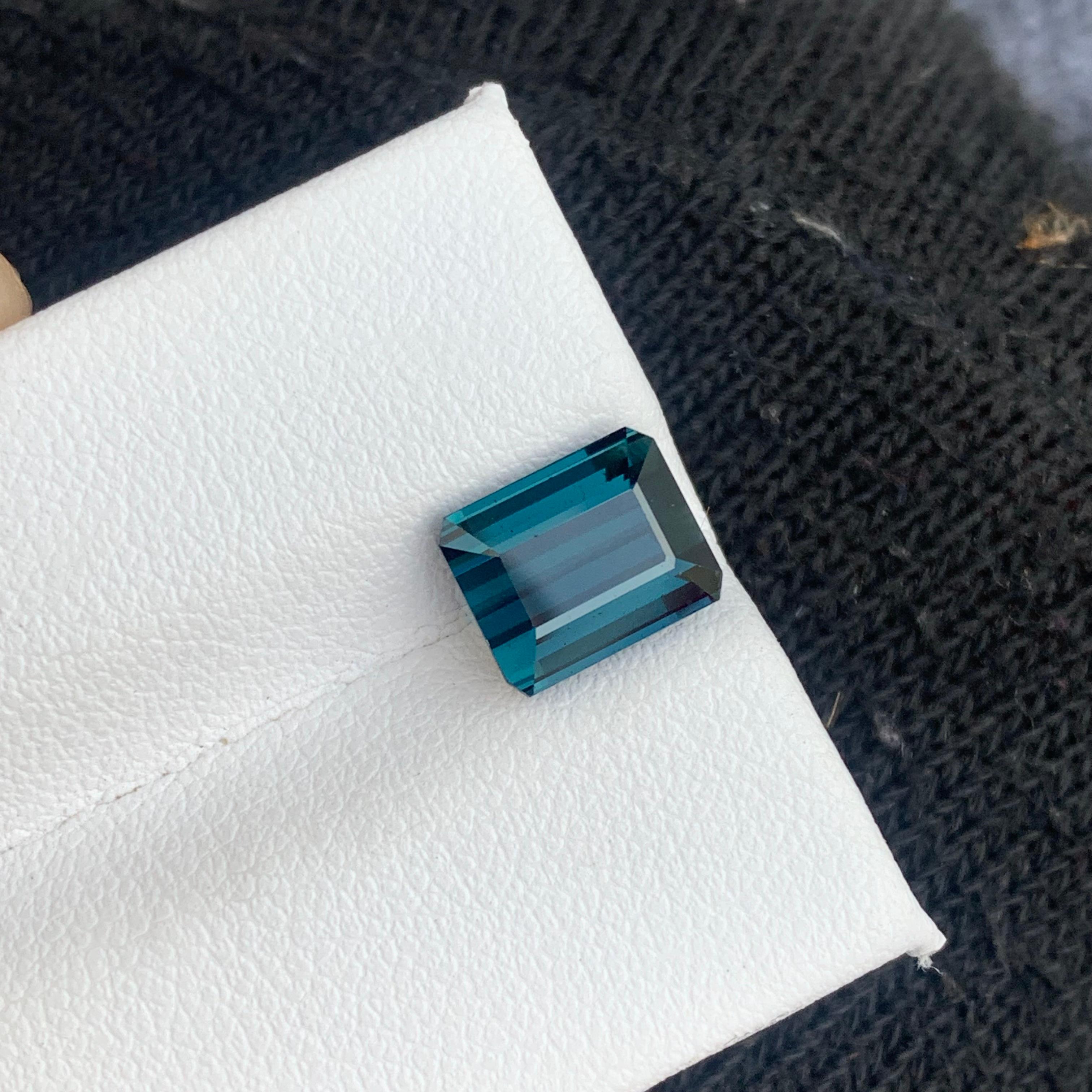 Tourmaline indicolite naturelle non sertie de 2,95 carats provenant de la mine de Kunar en Afghanistan en vente 2
