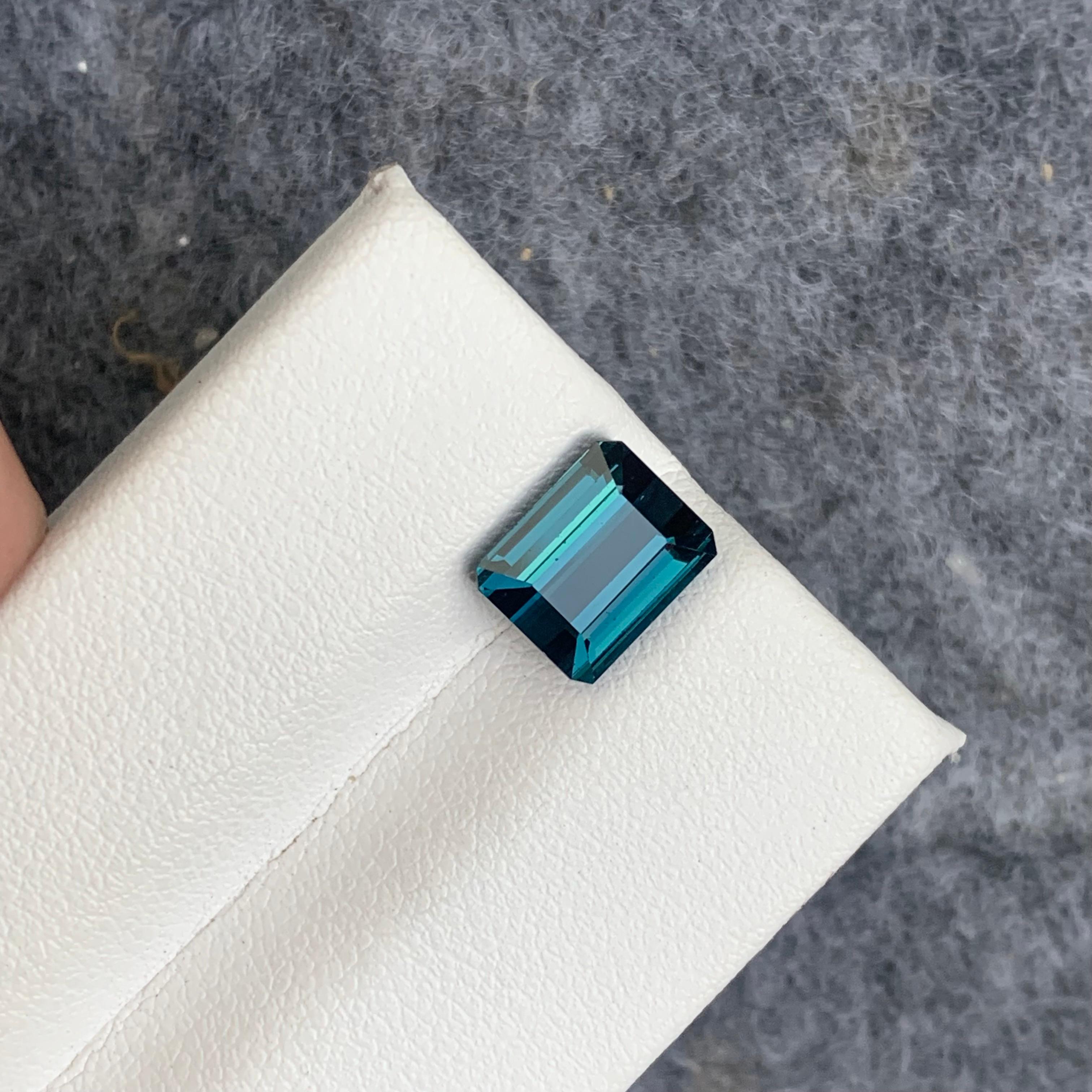 Tourmaline indicolite naturelle non sertie de 2,95 carats provenant de la mine de Kunar en Afghanistan en vente 3