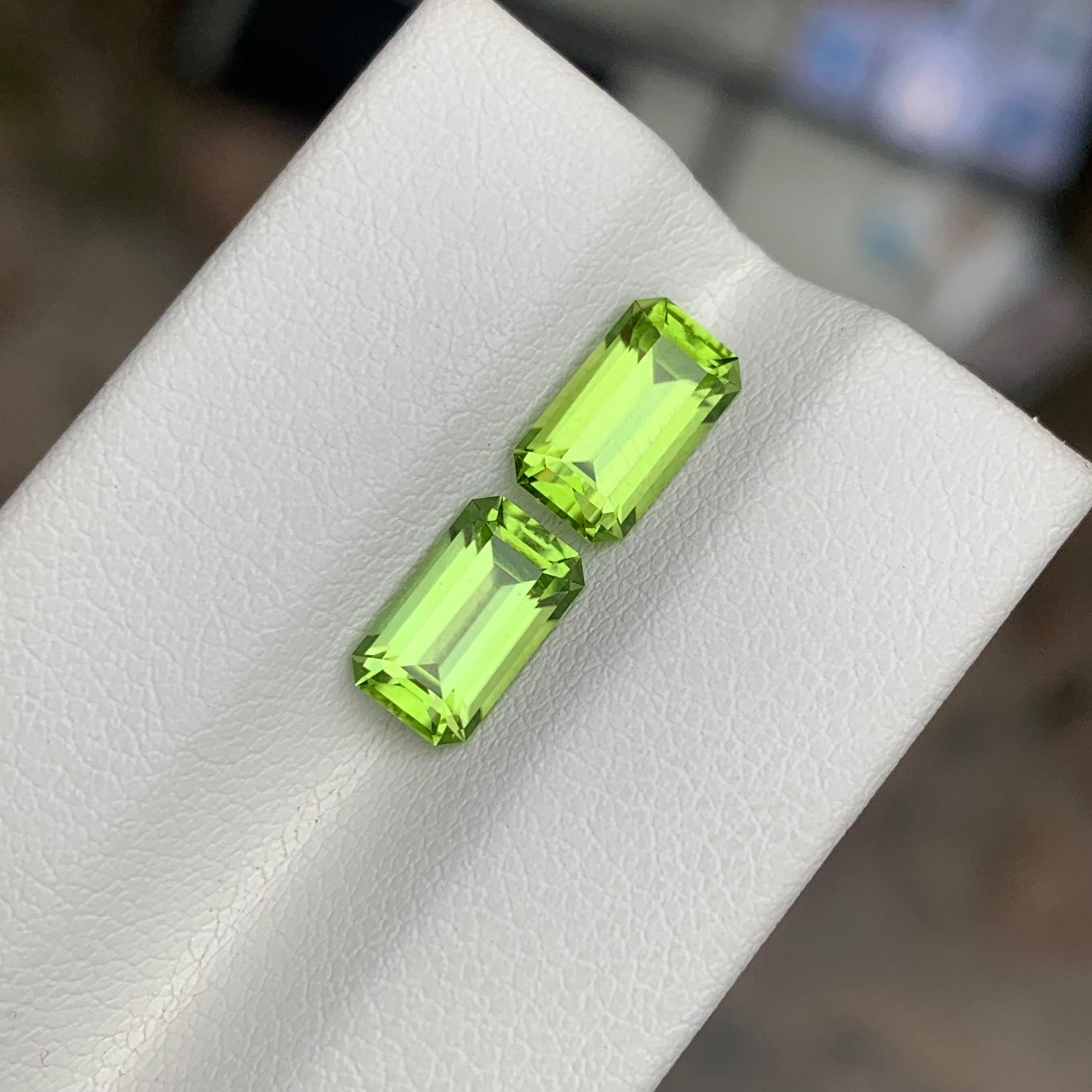 2.95 Carat Natural Loose Peridot Matching Pairs Unisexe en vente