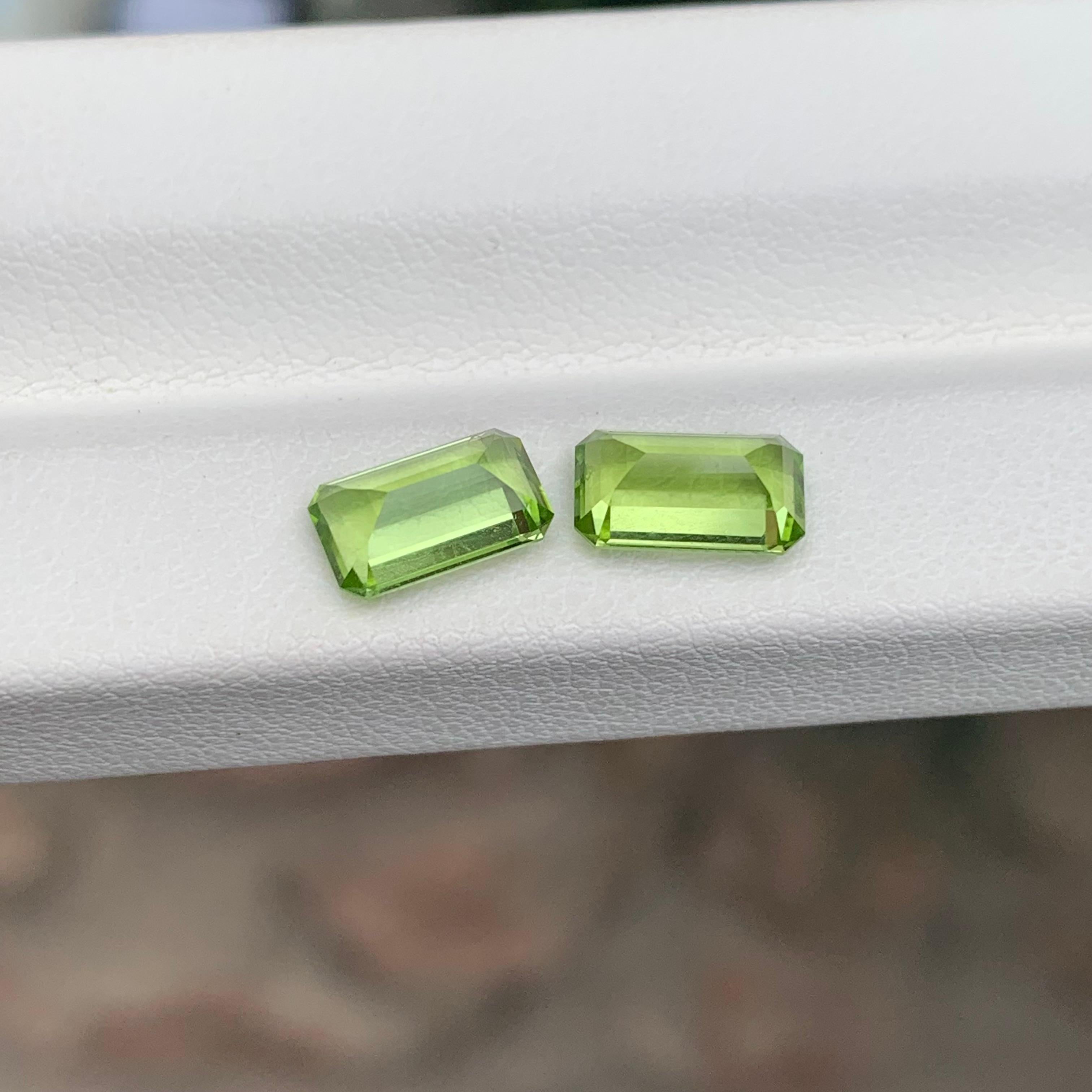 2.95 Carat Natural Loose Peridot Matching Pairs en vente 3