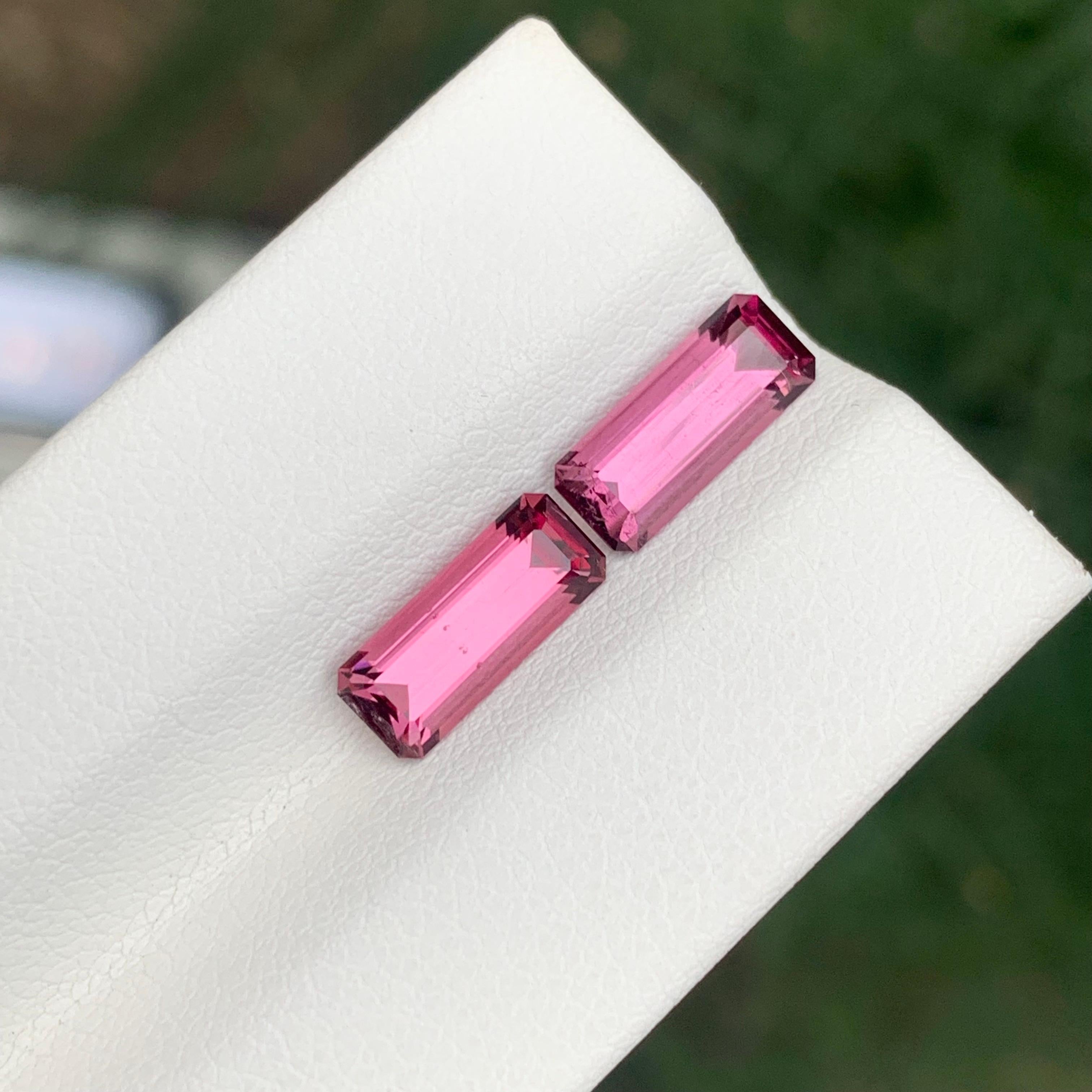Taille émeraude 2.95 Carat Natural Loose Pink Tourmaline Pair Emerald Shape Gemstone (pierre précieuse en forme d'émeraude) en vente