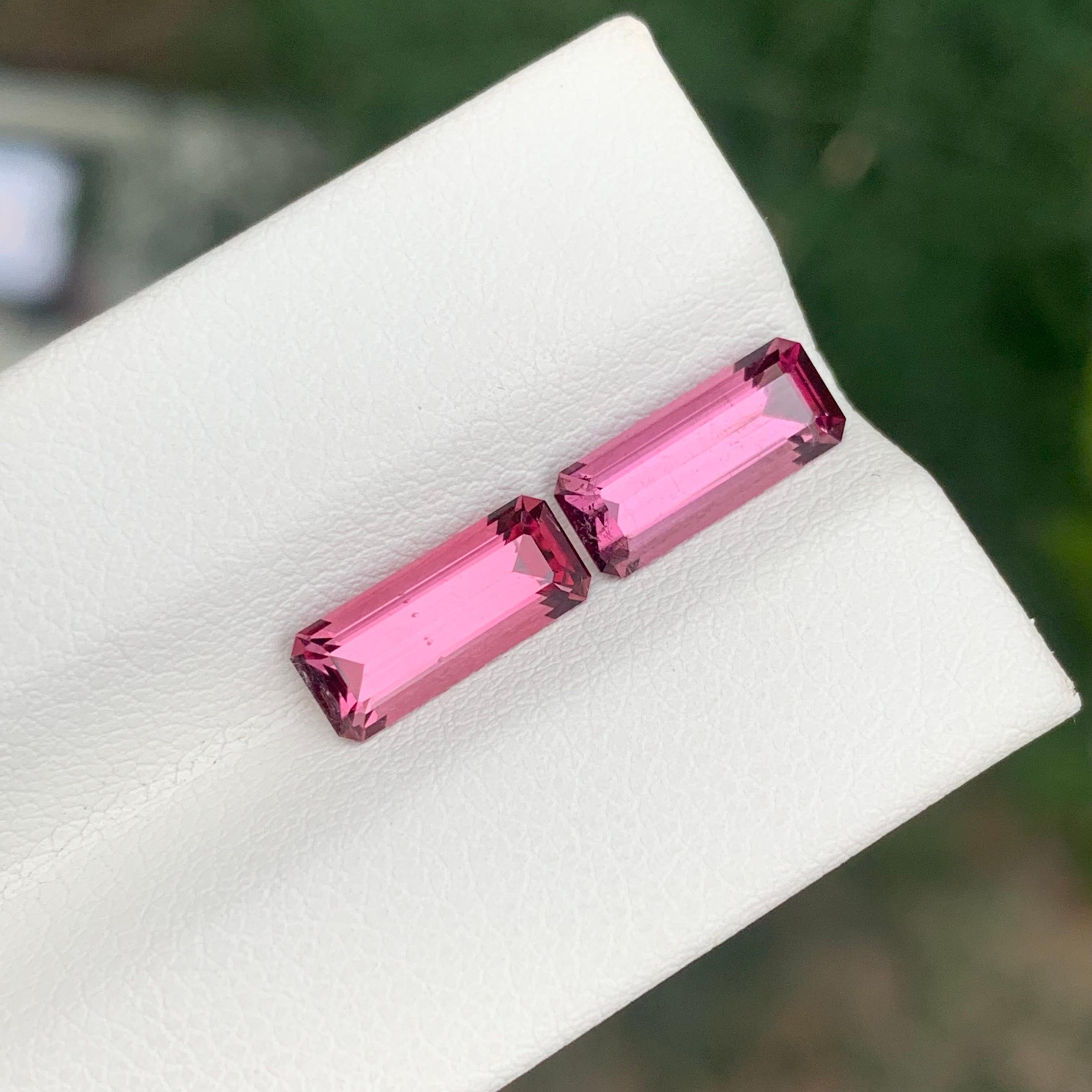 2.95 Carat Natural Loose Pink Tourmaline Pair Emerald Shape Gemstone (pierre précieuse en forme d'émeraude) en vente 1
