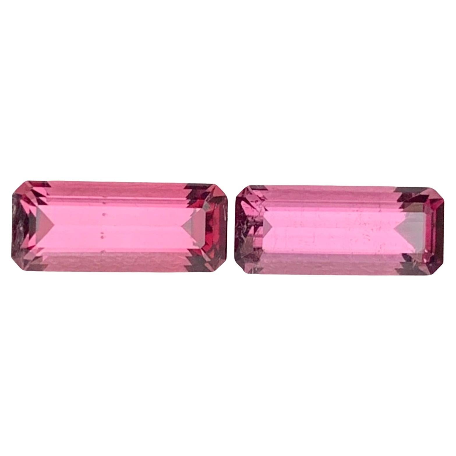Gema natural suelta de turmalina rosa de 2.95 quilates en forma de pareja esmeralda