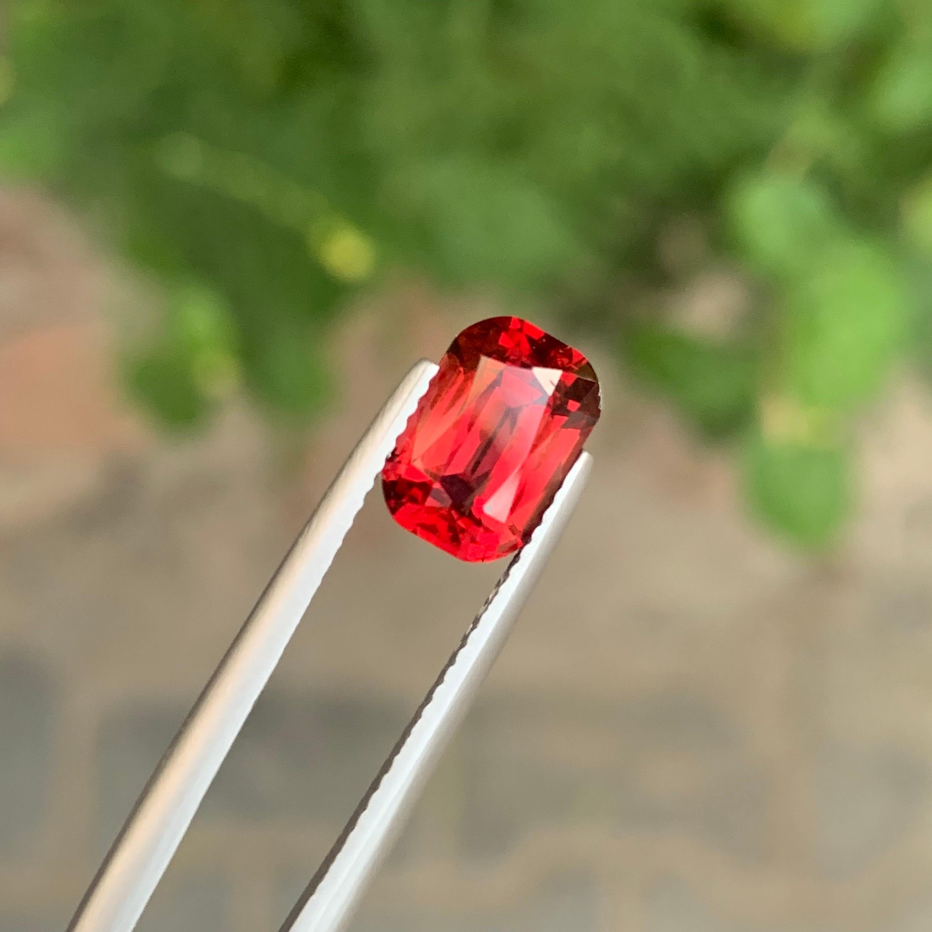 Gema suelta de granate rodolita natural de 2.95 quilates en forma de cojín en venta 2