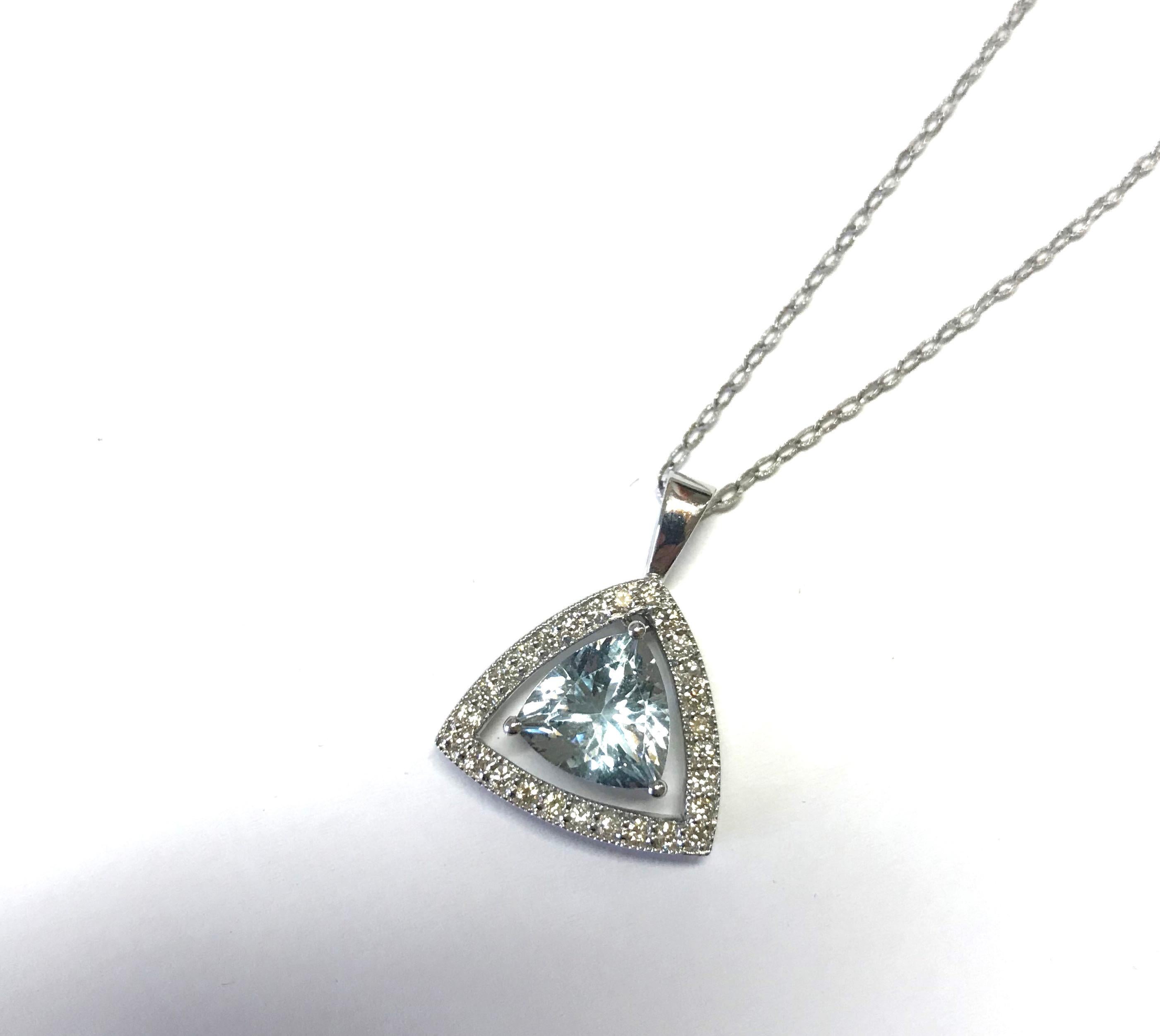 2.95 Carat Trillion Cut Aquamarine Pendant In New Condition In GREAT NECK, NY