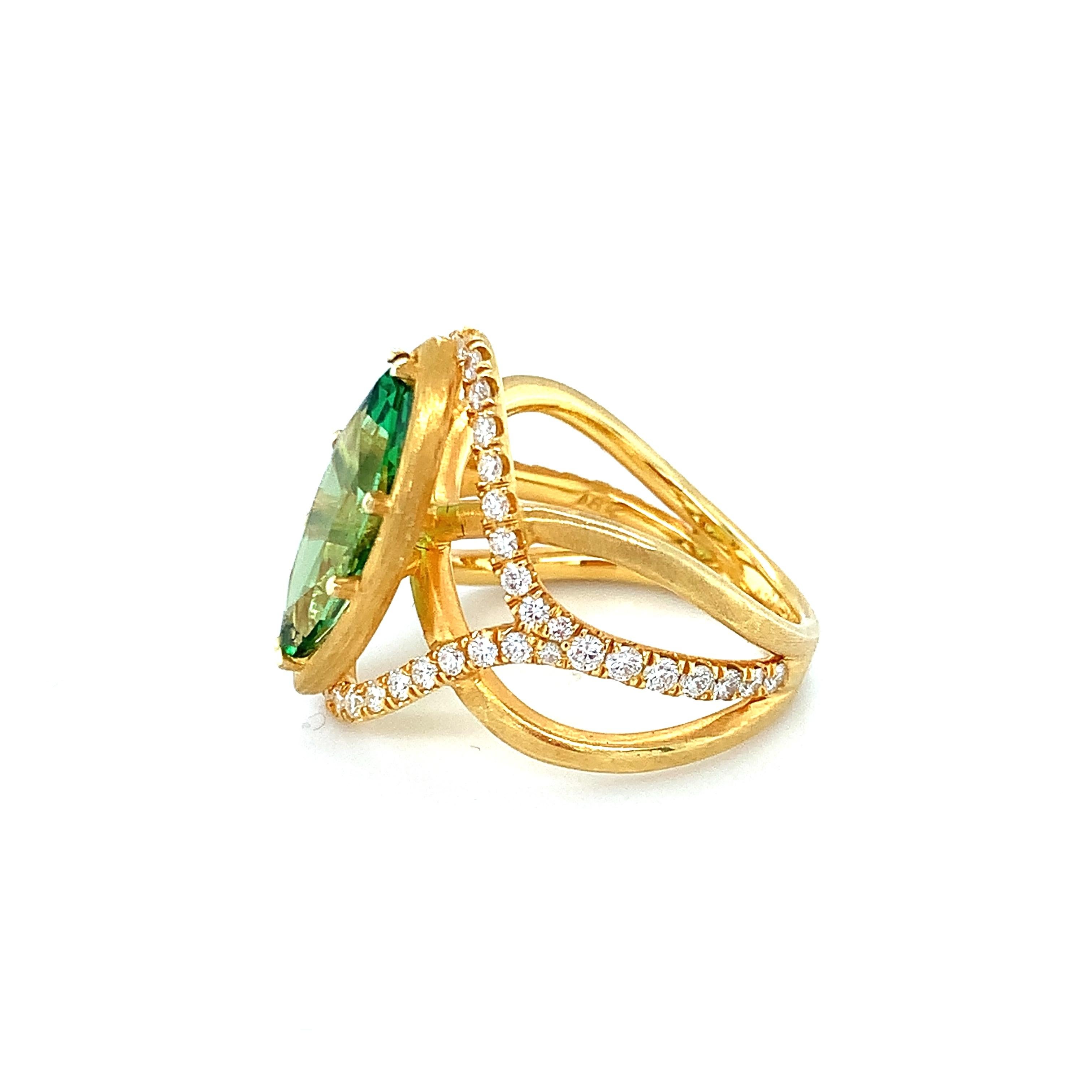 Tsavorite Garnet and Diamond Cocktail Ring in Yellow Gold, 2.95 Carats For Sale 1