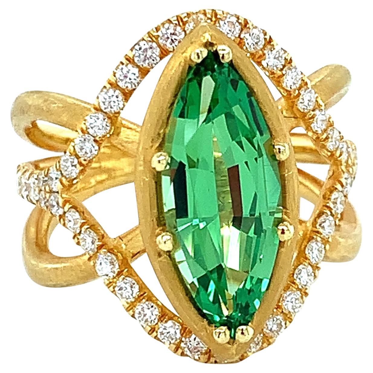 Tsavorite Garnet and Diamond Cocktail Ring in Yellow Gold, 2.95 Carats For Sale