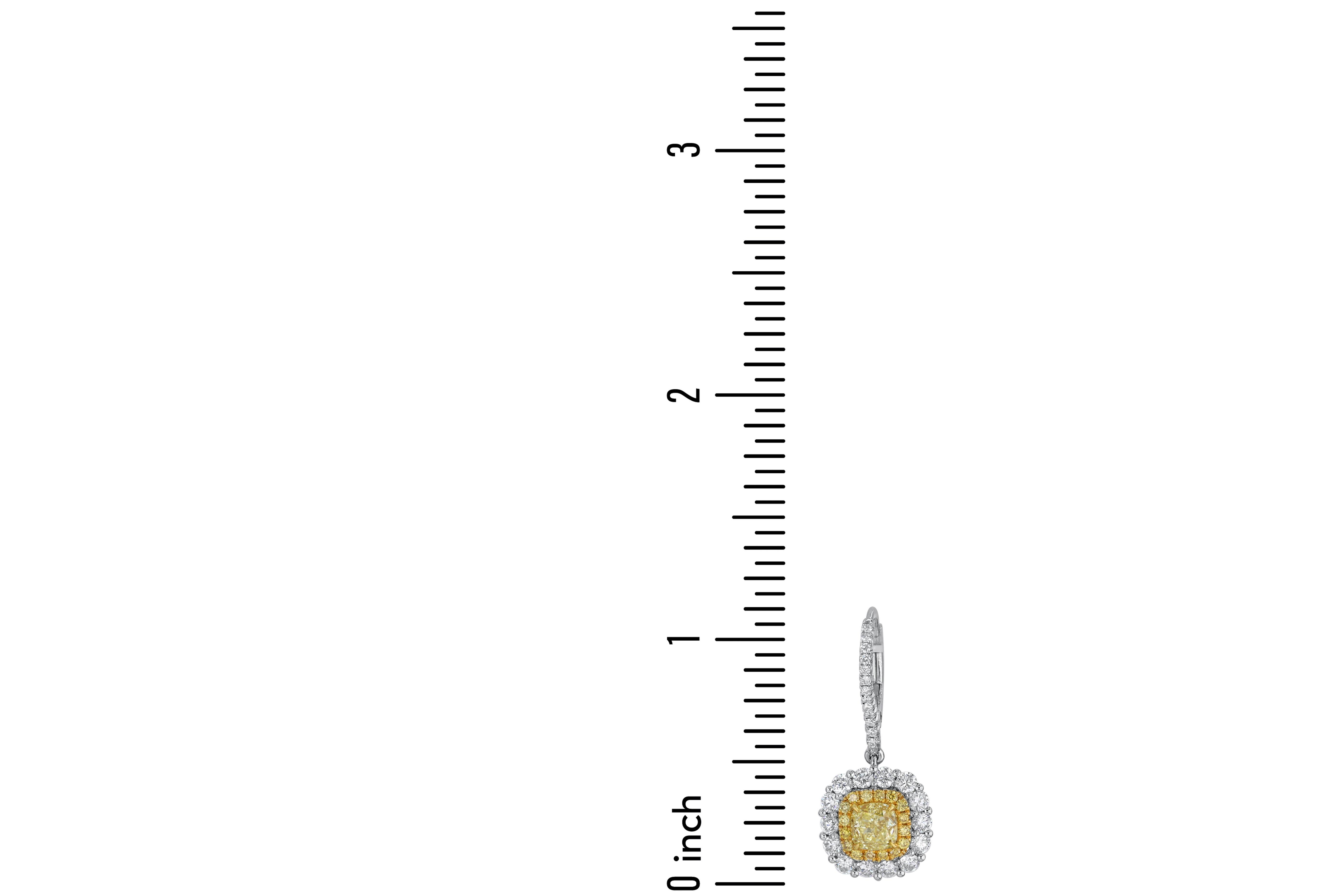 2.95 Karat T.W. Gelbe/Weiße Diamant-Ohrringe, mit 1,4 Karat GIA-Mittelteil ref1163 (Kissenschliff) im Angebot
