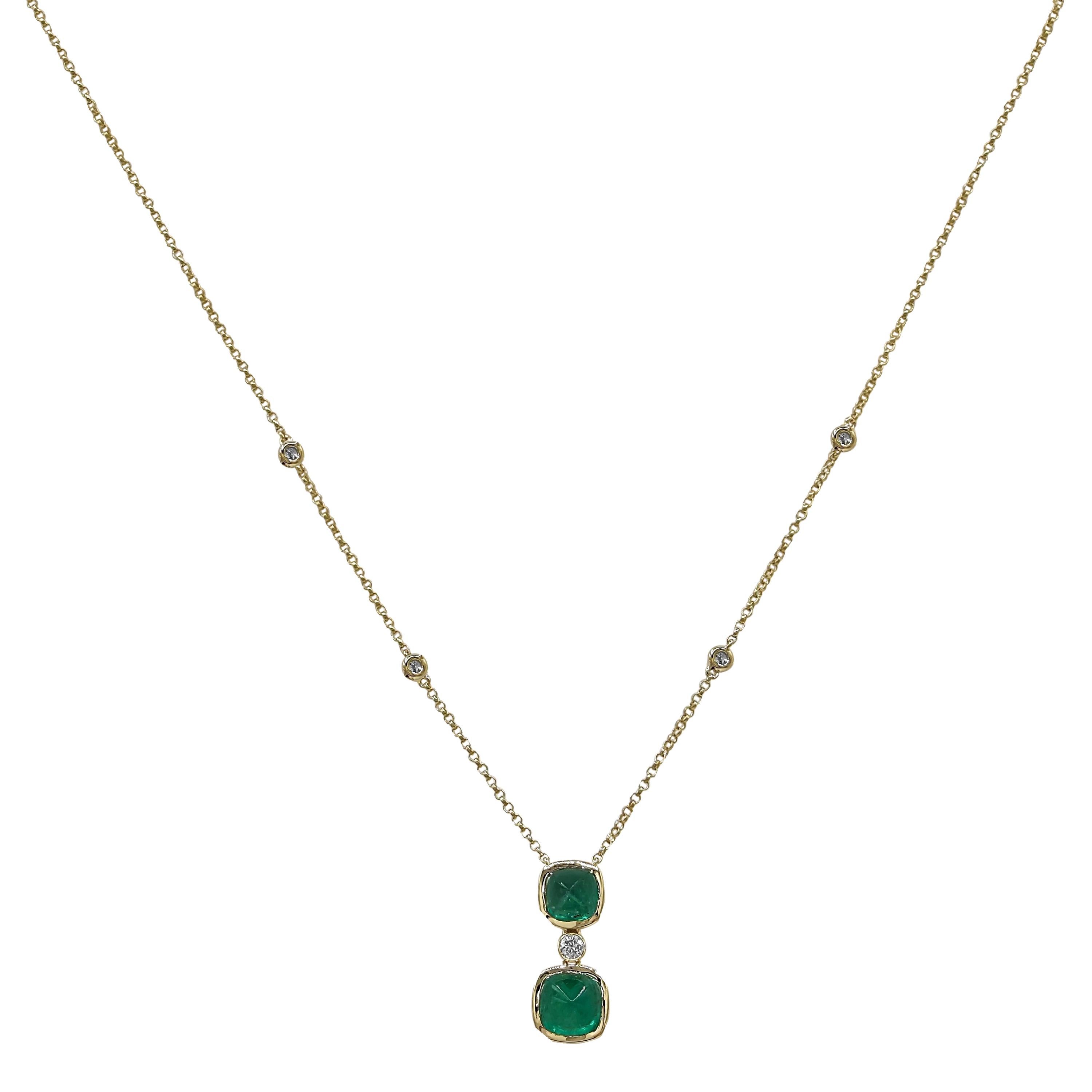 2 Emerald Gemstones: 2.80 Carats
5 White Diamonds: 0.15 Carats
Metal: 18K Yellow Gold, 3.70 Grams
