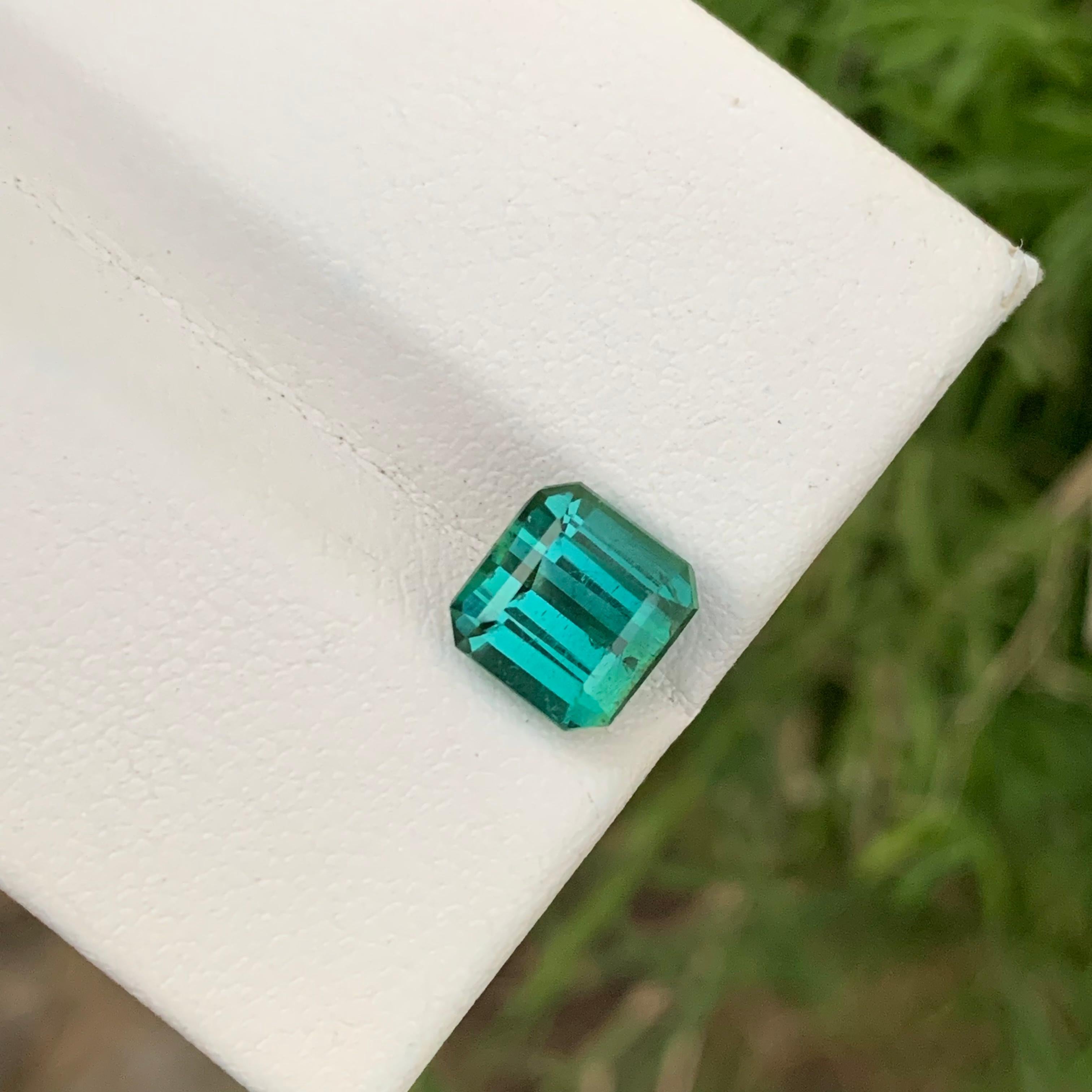 2.95 Carats Natural Loose Blueish Green Tourmaline Emerald Cut Ring Gemstone  In New Condition For Sale In Peshawar, PK