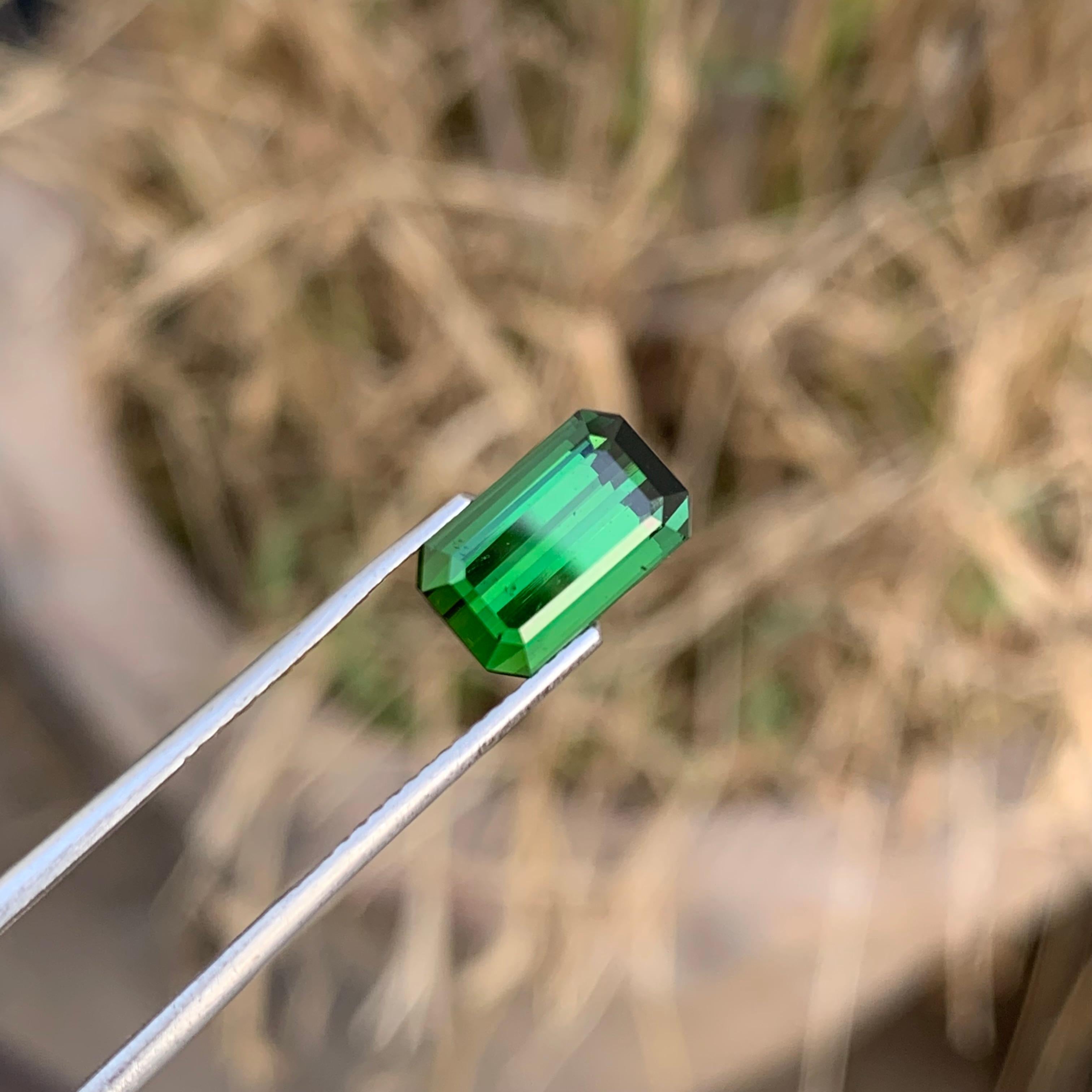 2.95 Carats Natural Loose Green Tourmaline Emerald Shape Gem For Ring  For Sale 5