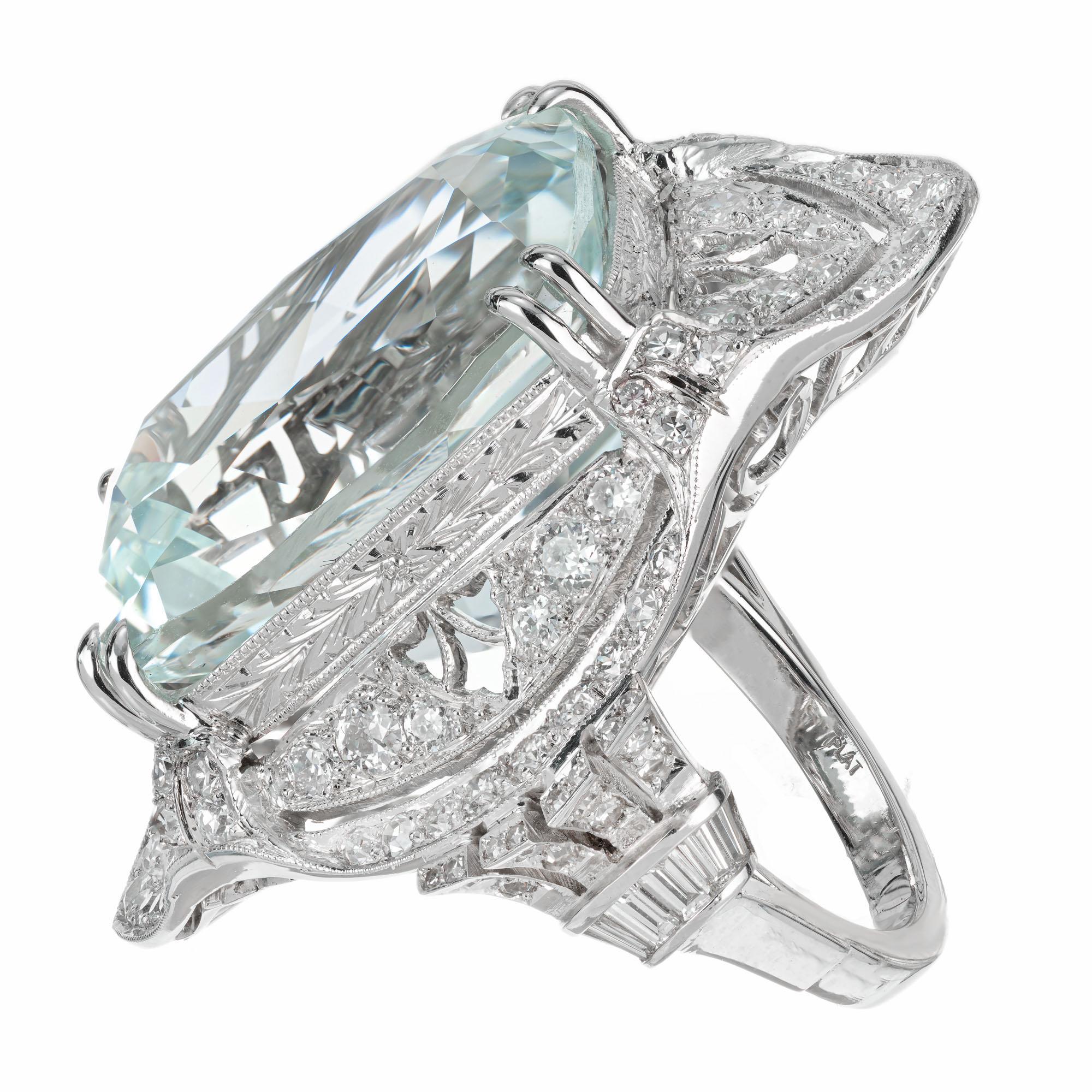 29,34 Karat blassblauer Aquamarin Diamant Platin Cocktail Ring (Kissenschliff) im Angebot