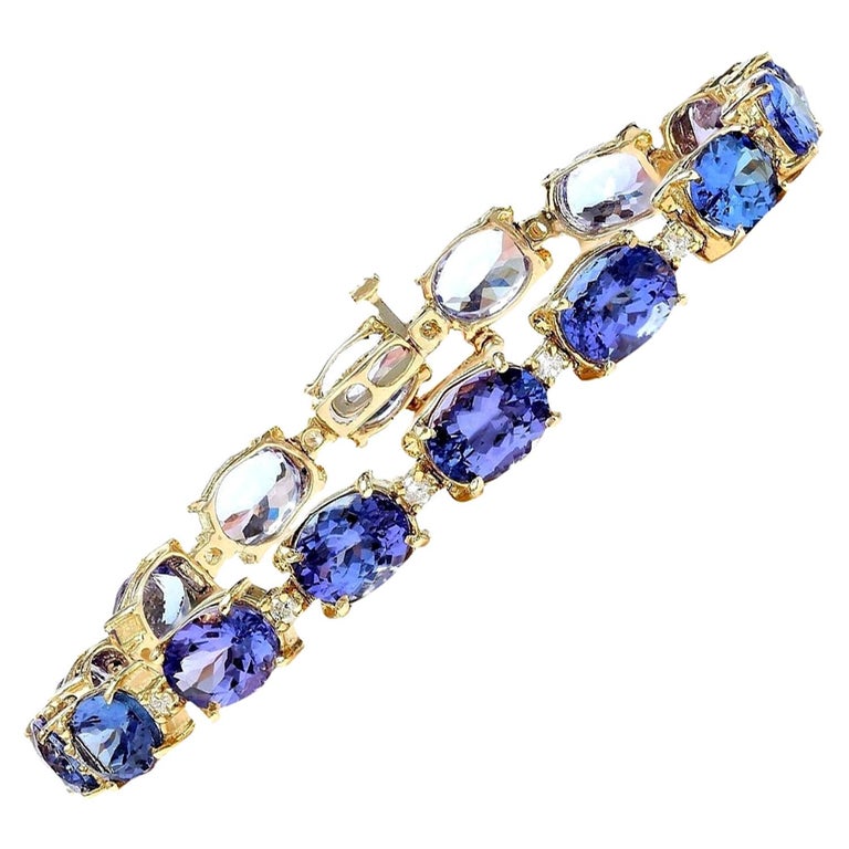 29.50 Carat Tanzanite 18 Karat Solid Yellow Gold Diamond Bracelet For