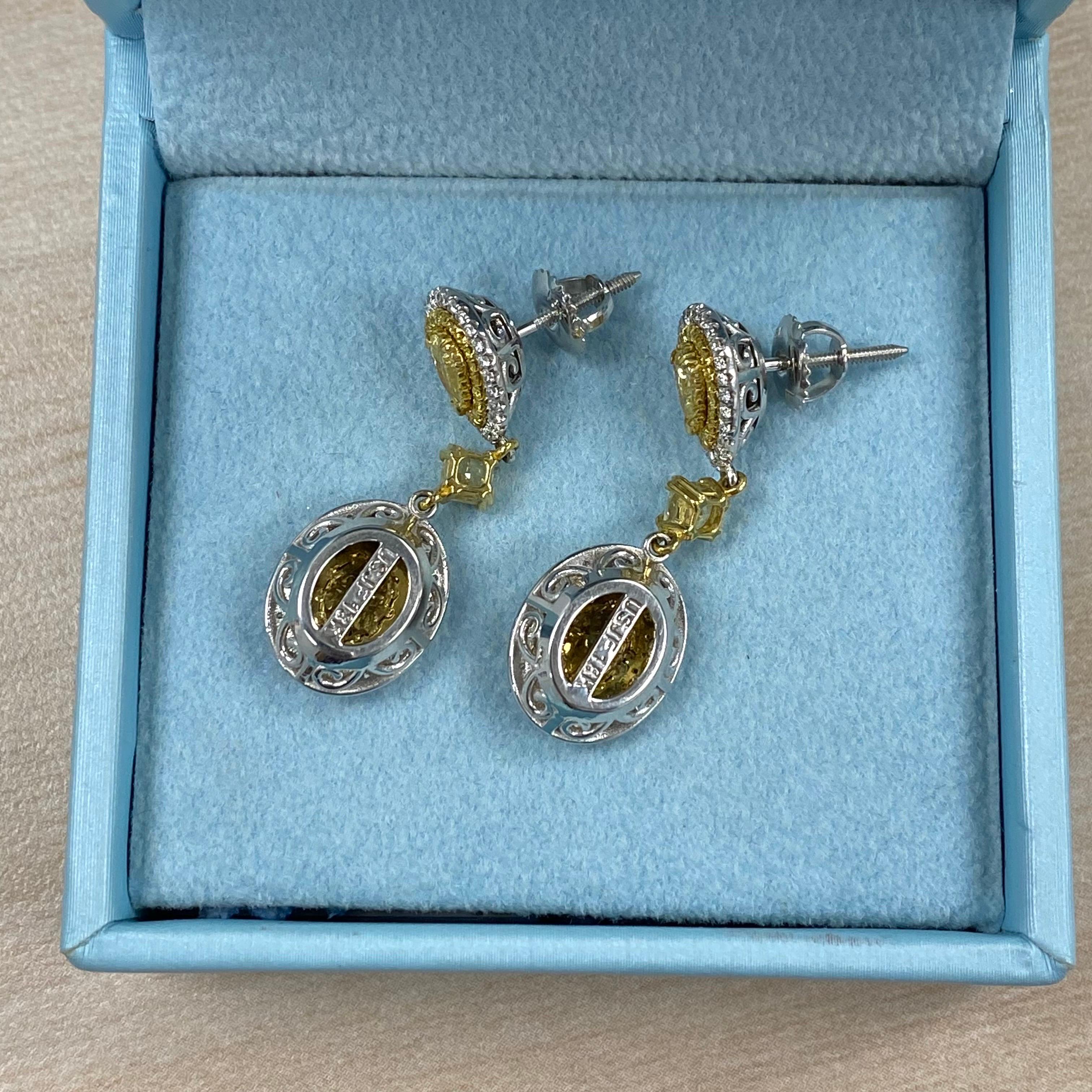 Pendientes colgantes de diamantes de 2,95 ct, corte ovalado amarillo fantasía natural, oro de dos tonos de 18k en venta 2