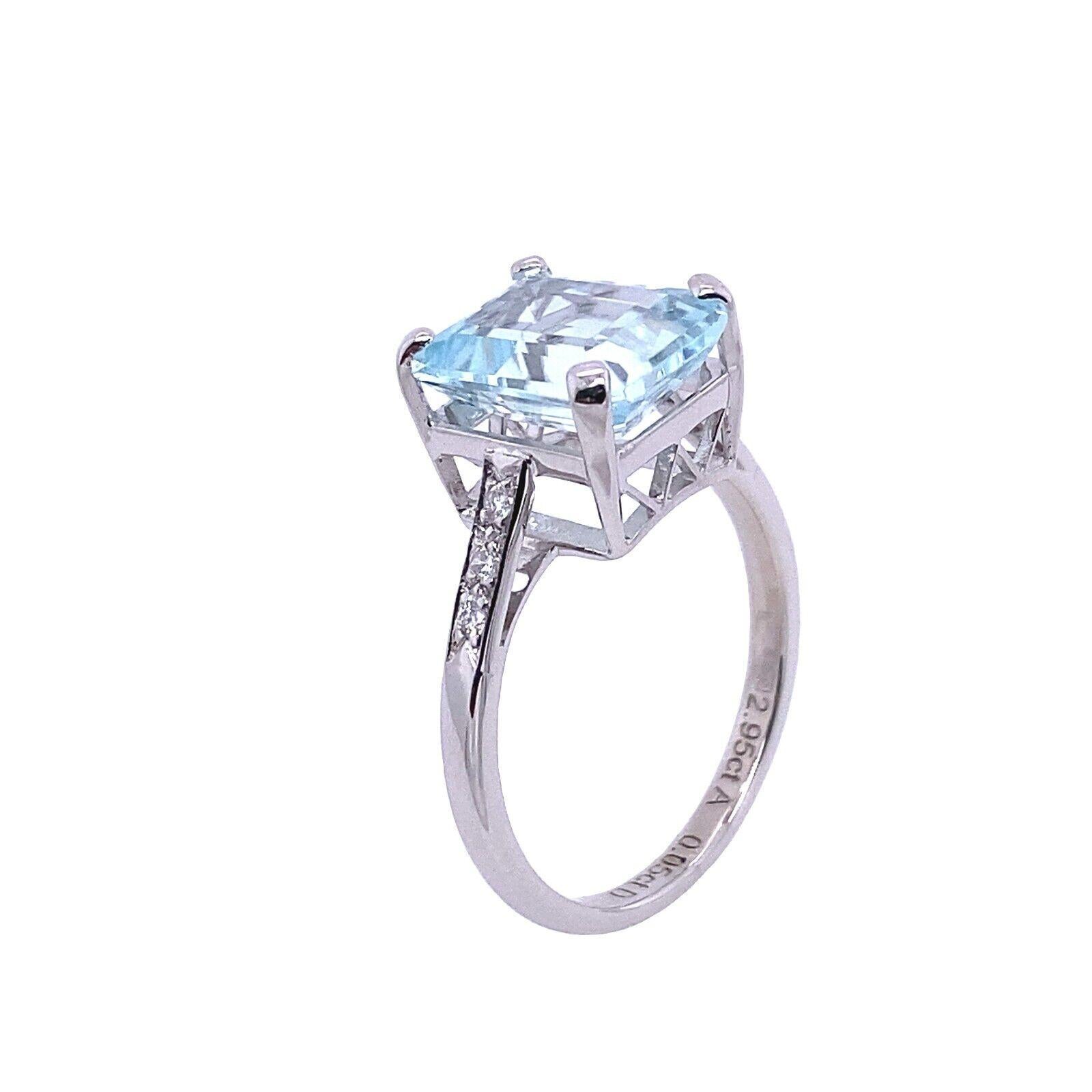 2.95ct Emerald Cut Aquamarine Set in 18ct White Gold Ring with Diamonds For Sale 1