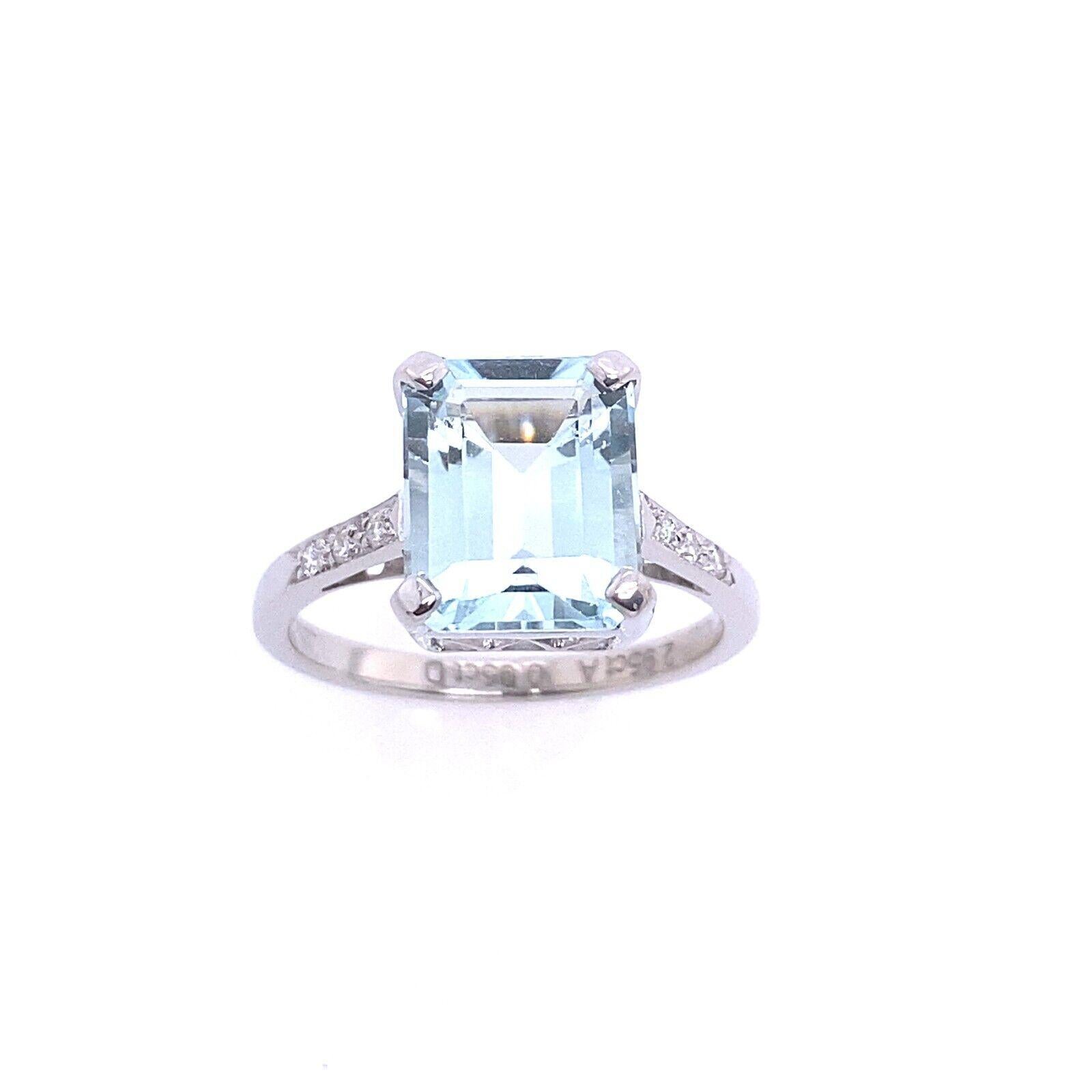 2.95ct Emerald Cut Aquamarine Set in 18ct White Gold Ring with Diamonds For Sale 2
