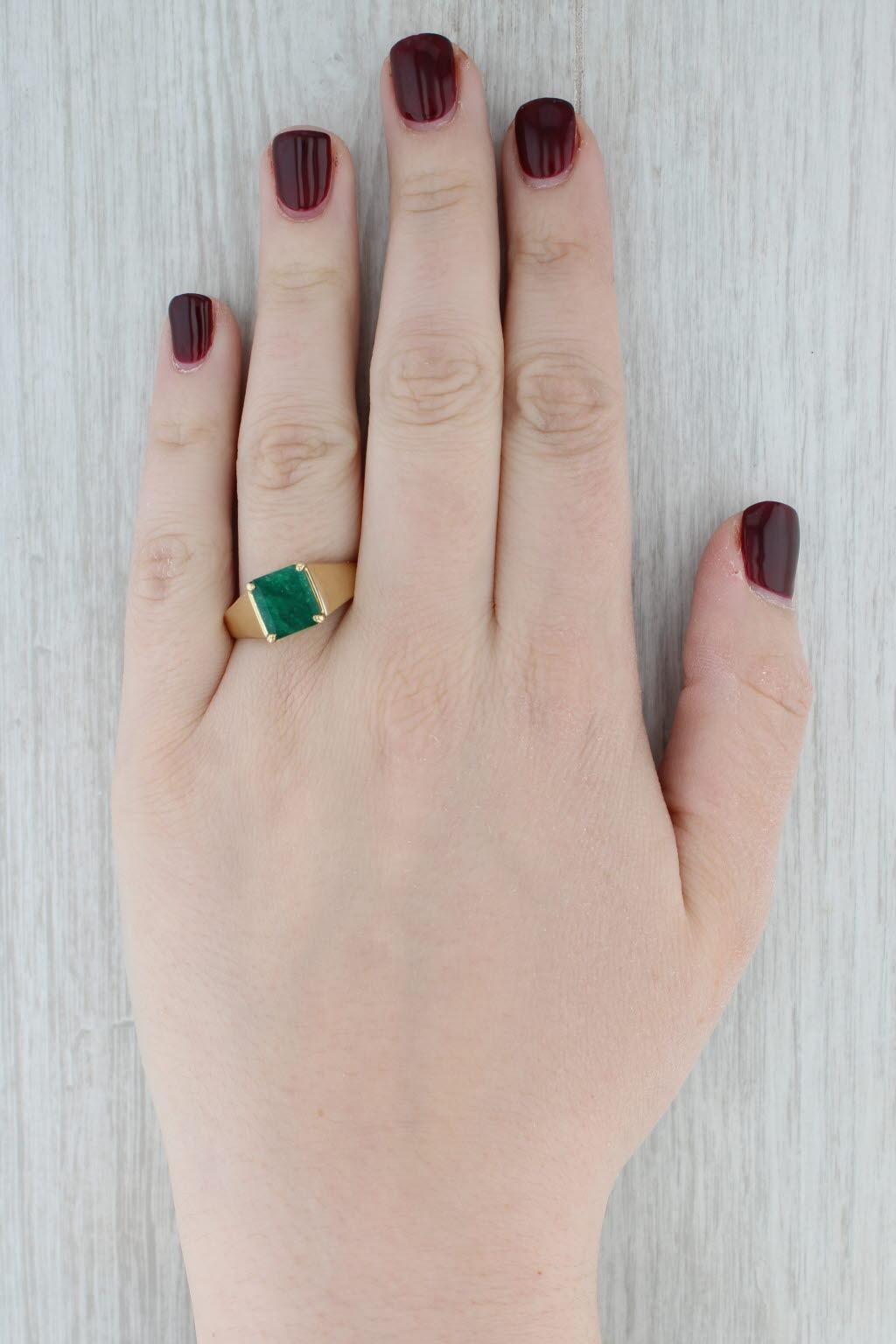 Bague solitaire en or jaune 18 carats avec émeraude 2,95 carats, taille 11,5 en vente 3