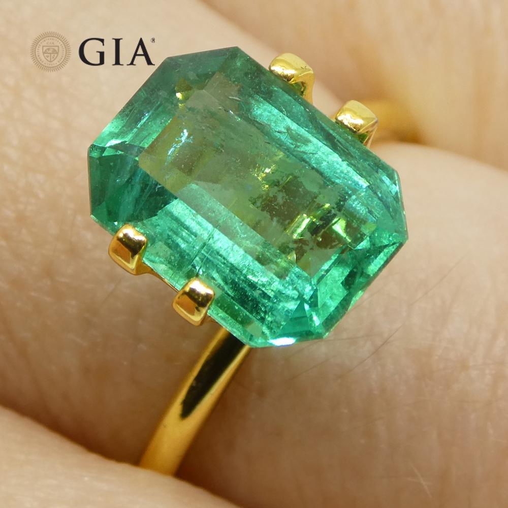 This is a stunning GIA Certified Emerald 


The GIA report reads as follows:

GIA Report Number: 2231422135
Shape: Octagonal
Cutting Style: Step Cut
Cutting Style: Crown: 
Cutting Style: Pavilion: 
Transparency: Transparent
Colour: