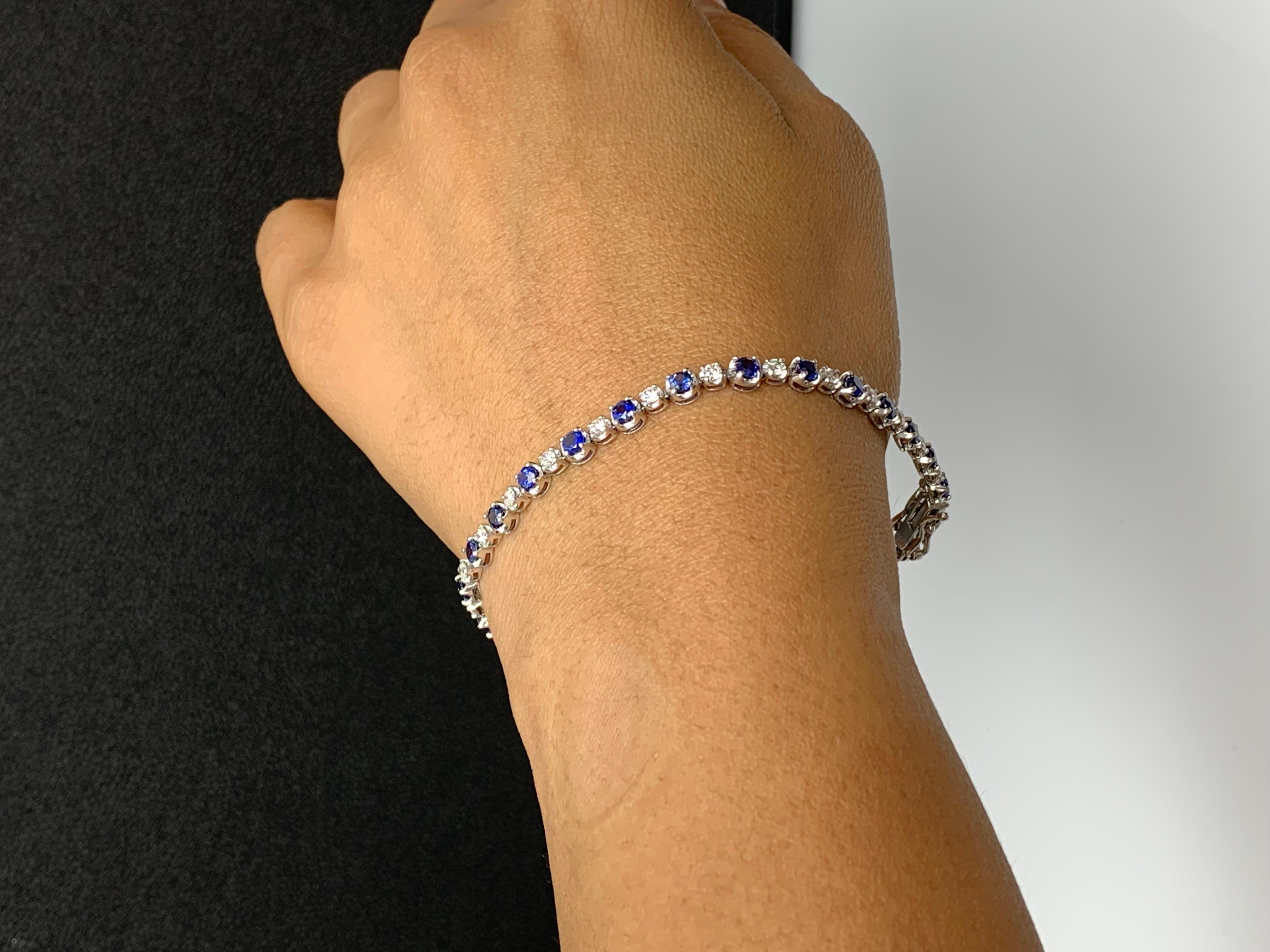 2.96 Carat Round Blue Sapphire and Diamond Bracelet in 14k White Gold In New Condition For Sale In NEW YORK, NY