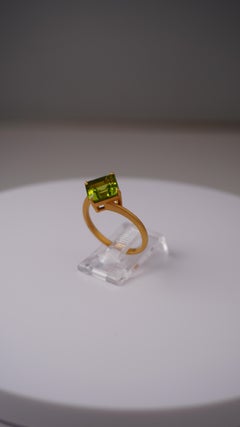 2.96 Carat Square-Cut Peridot Matte Gold Ring in 14 Karat Yellow Gold