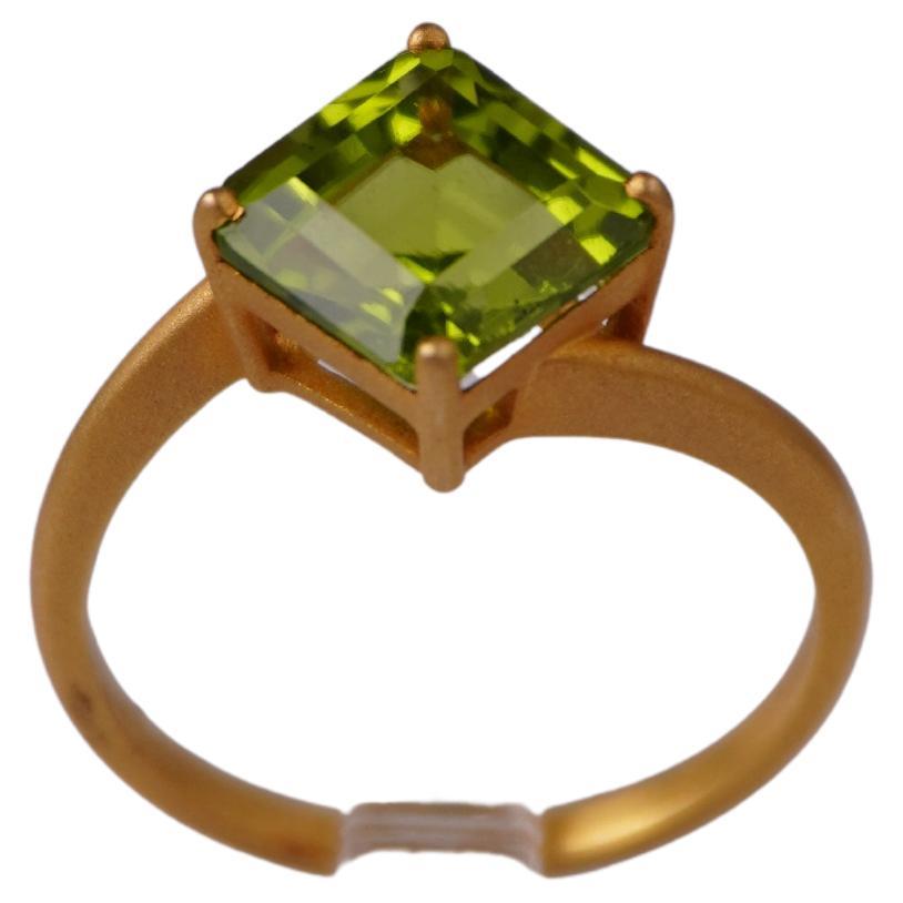 2.96 Carat Square-Cut Peridot Matte Gold Ring in 14 Karat Yellow Gold For Sale