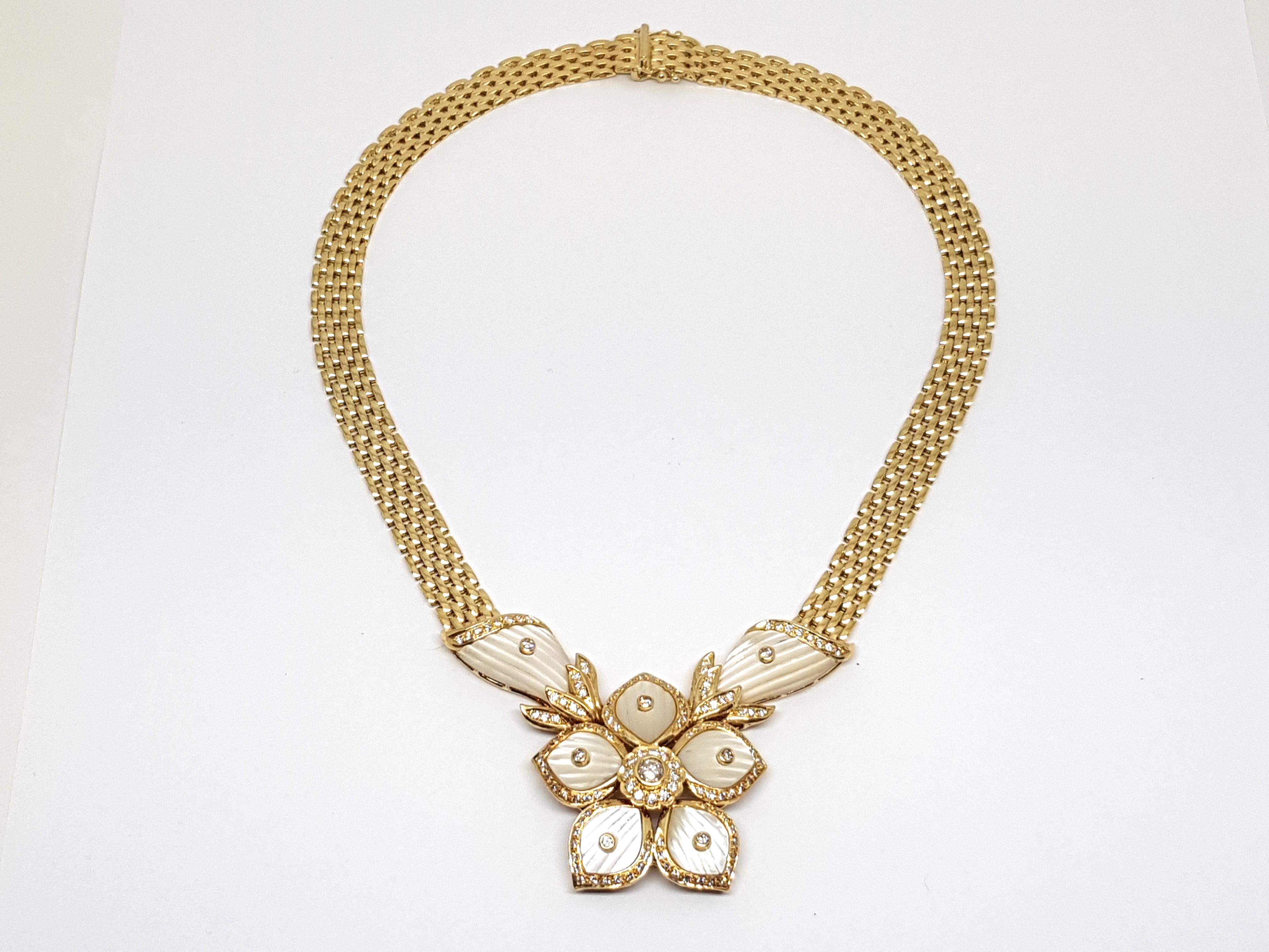 2.96 Carat Yellow Gold Diamond Mother of Pearl Necklace For Sale 8