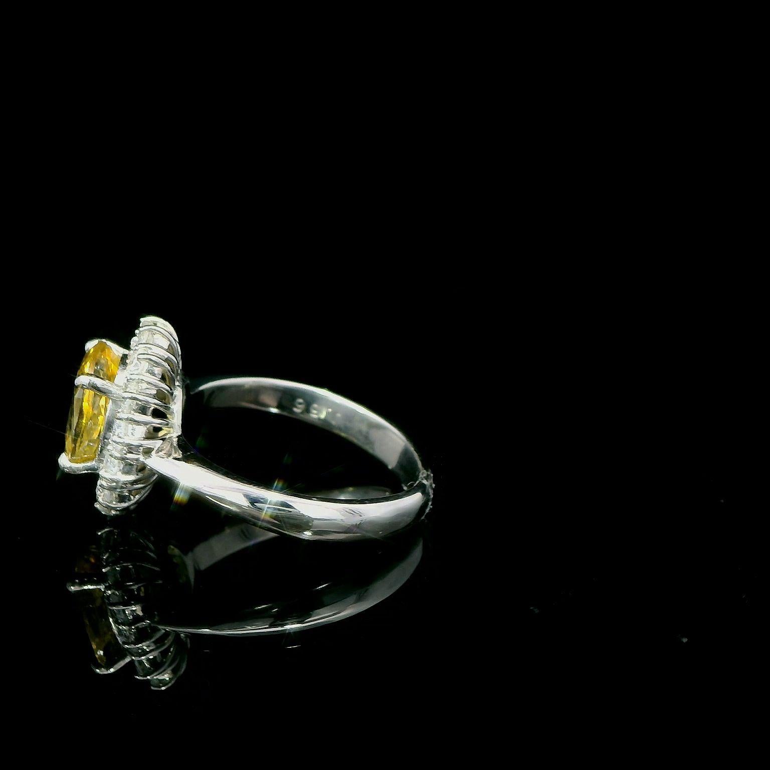 2.96 Carat Yellow Sapphire and Diamond 18K Gold Ring For Sale 1