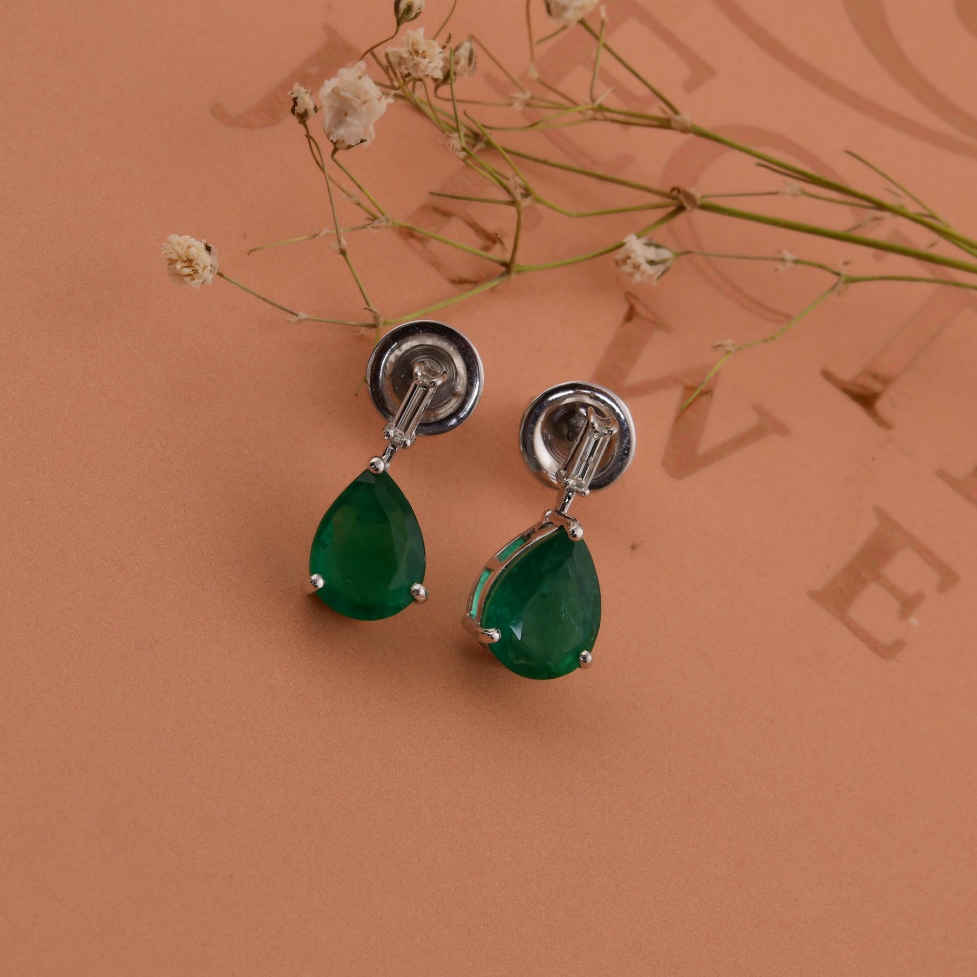 2,96 Karat sambischer Smaragd-Ohrringe 0,12 Karat SI/H Diamant 14 Karat Weißgold (Tropfenschliff) im Angebot
