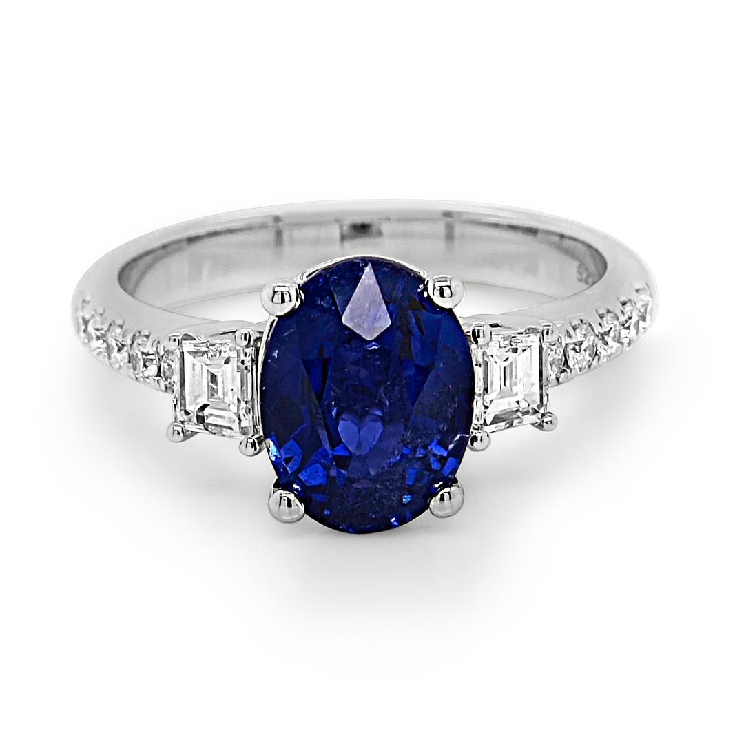 Ring aus Weißgold mit 2,96 Karat Saphir und weißem Diamant für Damen oder Herren im Angebot