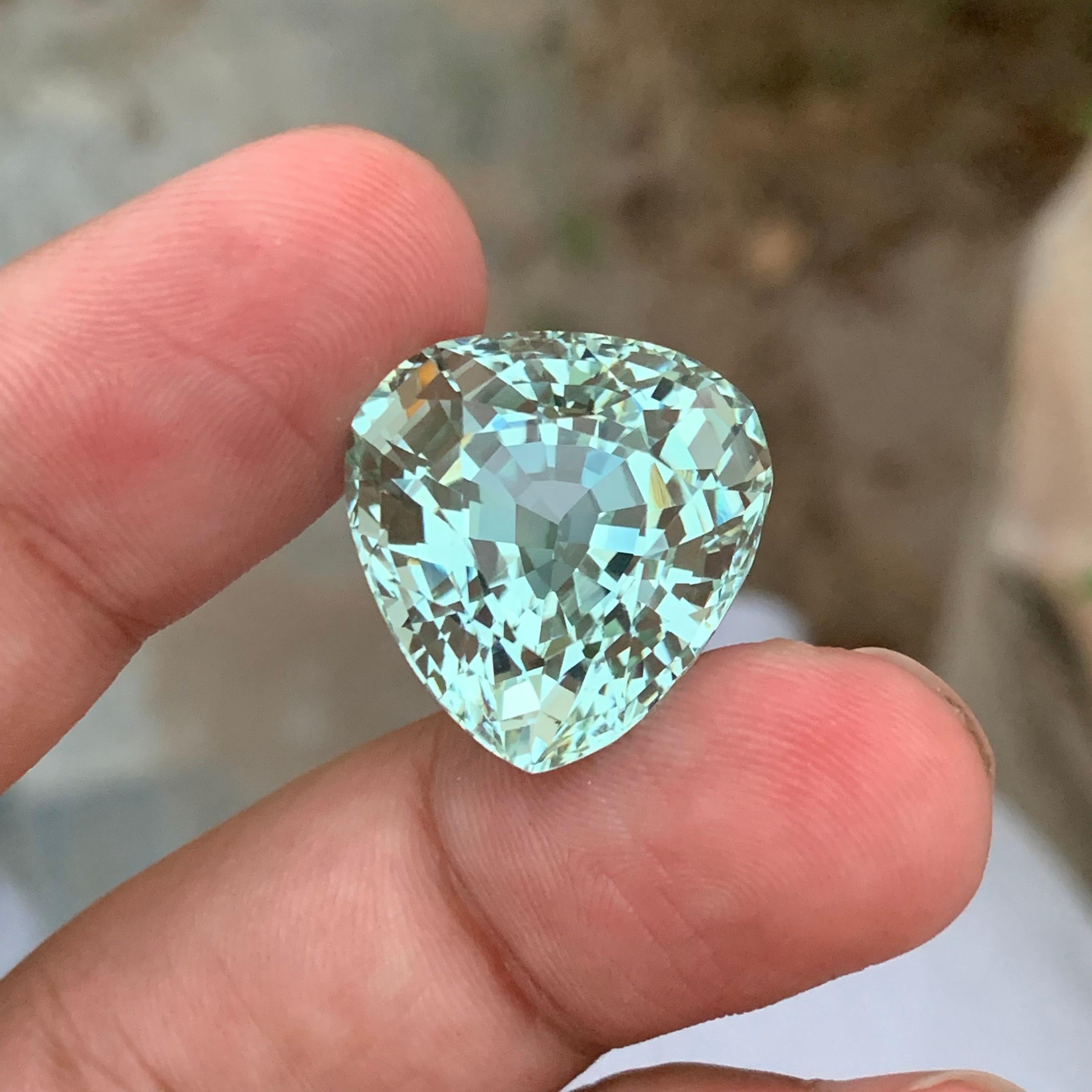 29.65 Carats Stunning Natural Loose Green Aquamarine Pear Shape From Africa Mine For Sale 4