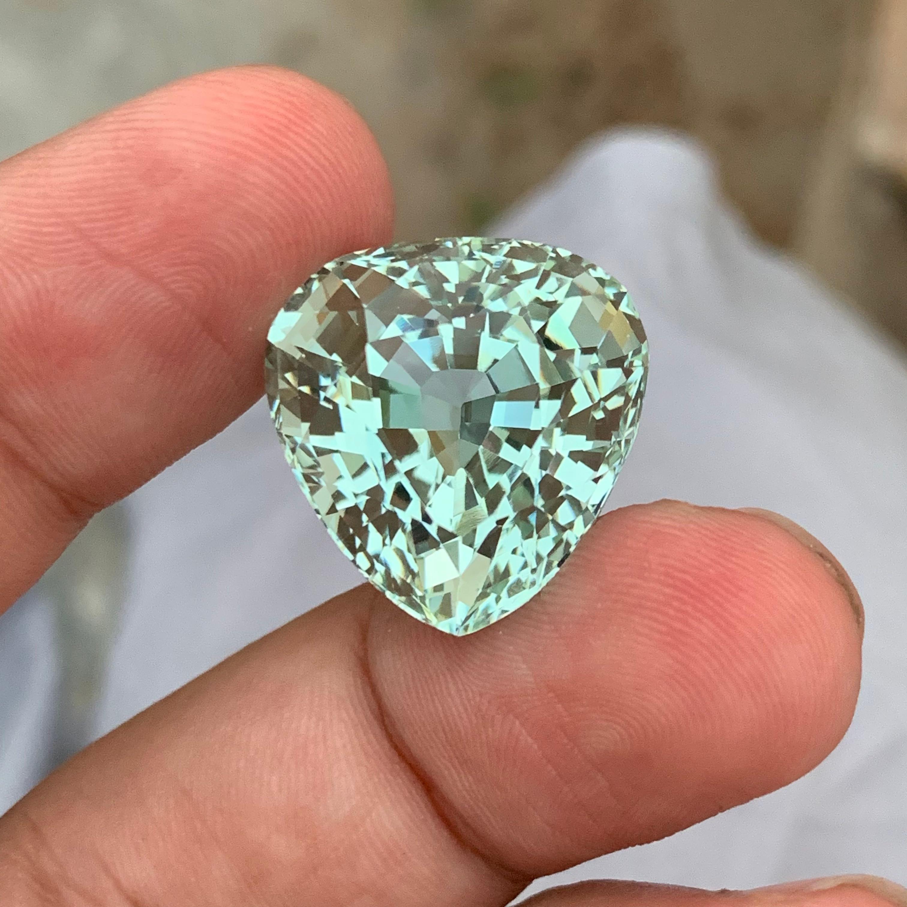 Aesthetic Movement 29.65 Carats Stunning Natural Loose Green Aquamarine Pear Shape From Africa Mine For Sale