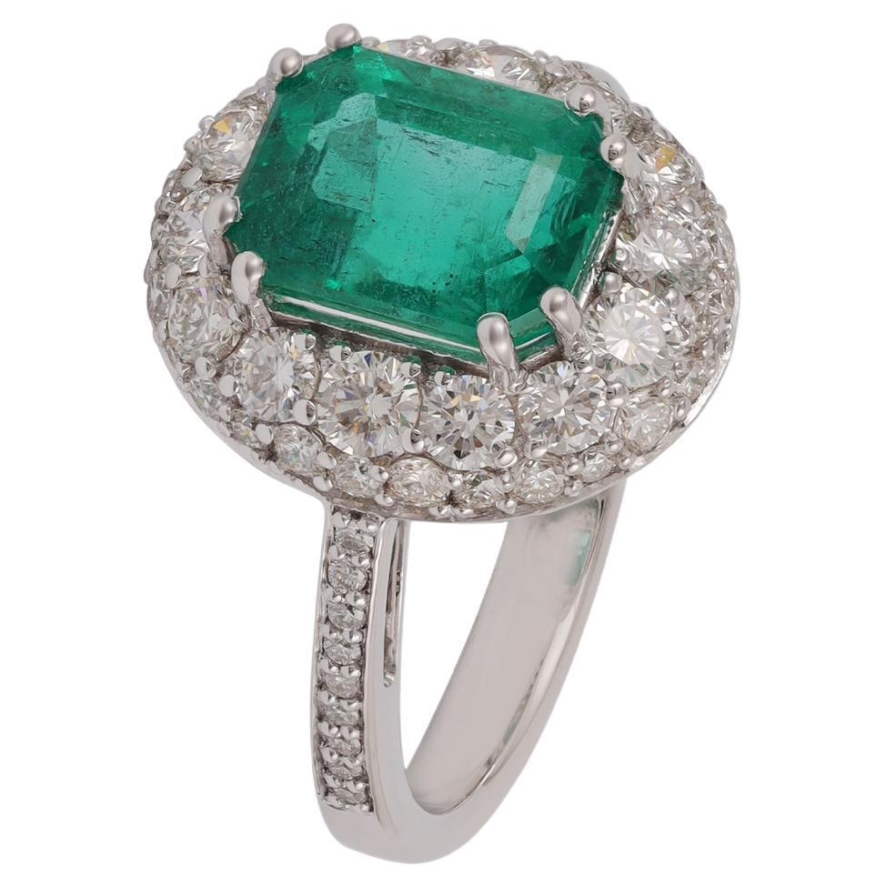 2.97 Carat Clear Zambian Emerald & Diamond Double Cluster Ring in 18k Gold For Sale