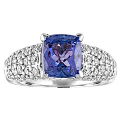 2,97 Karat Tansanit im Kissenschliff Diamant Gold Pave-Ring