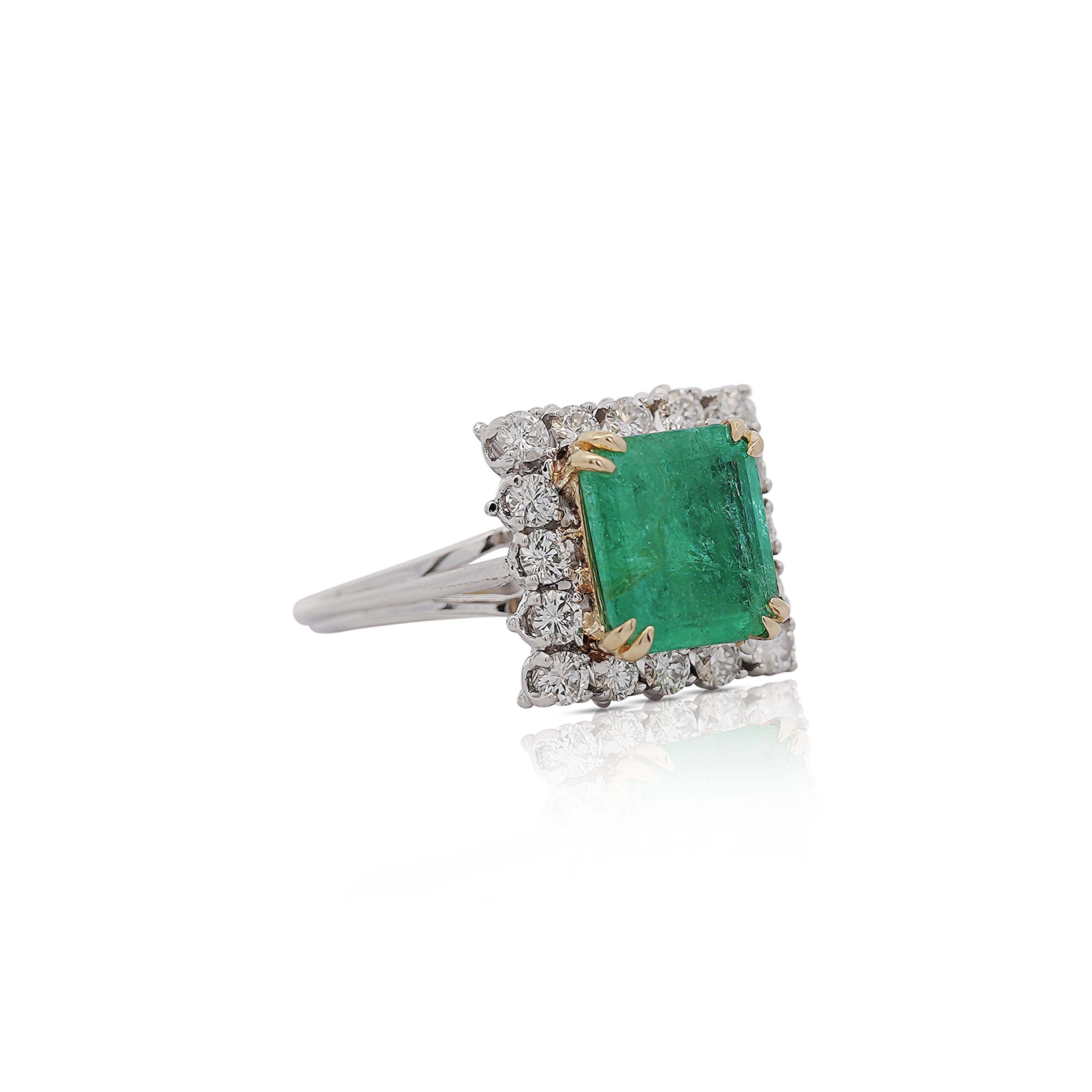 2,97 Karat Smaragdschliff Smaragd & Diamant Halo 18K Weißgold Vintage-Ring im Vintage-Stil mit Smaragdschliff im Angebot 3