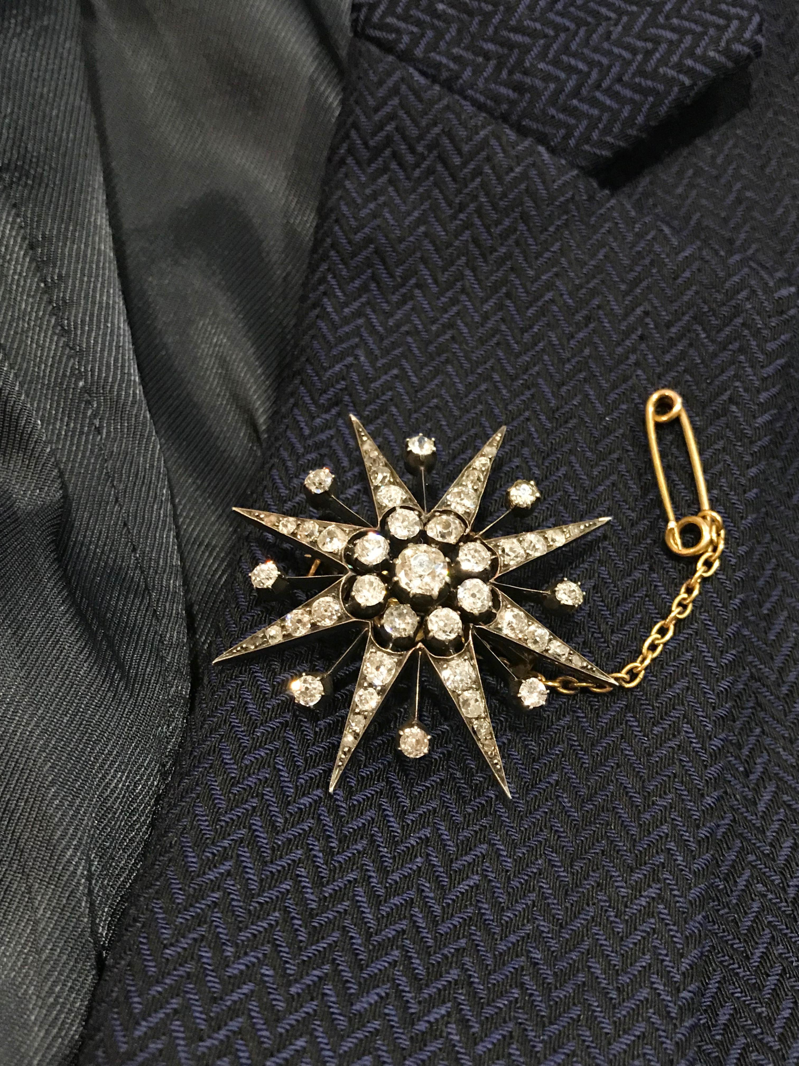 Victorian 2.97 Carat Old European Cut Diamond Eight Point Star Brooch Pendant For Sale 4