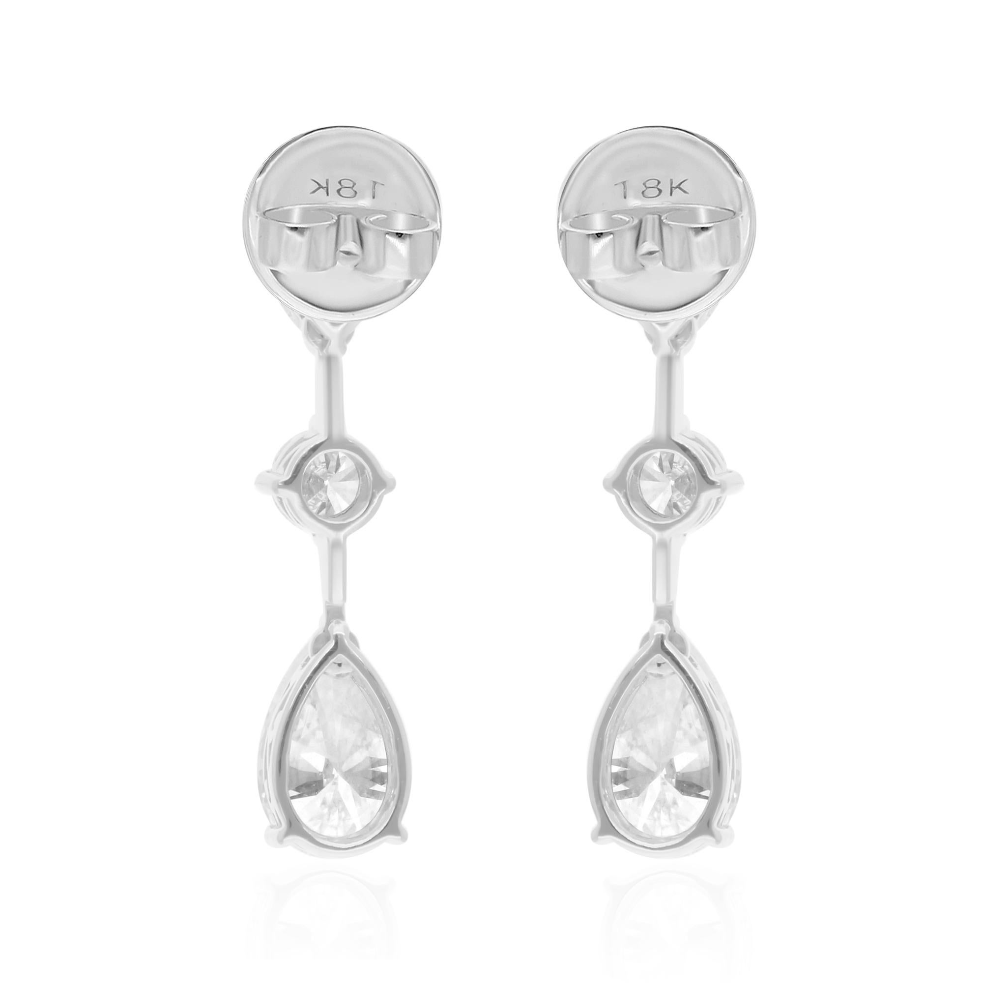 2.97 Carat Pear & Round Diamond Dangle Earrings 18 Karat White Gold Fine Jewelry In New Condition For Sale In Diera, Dubai