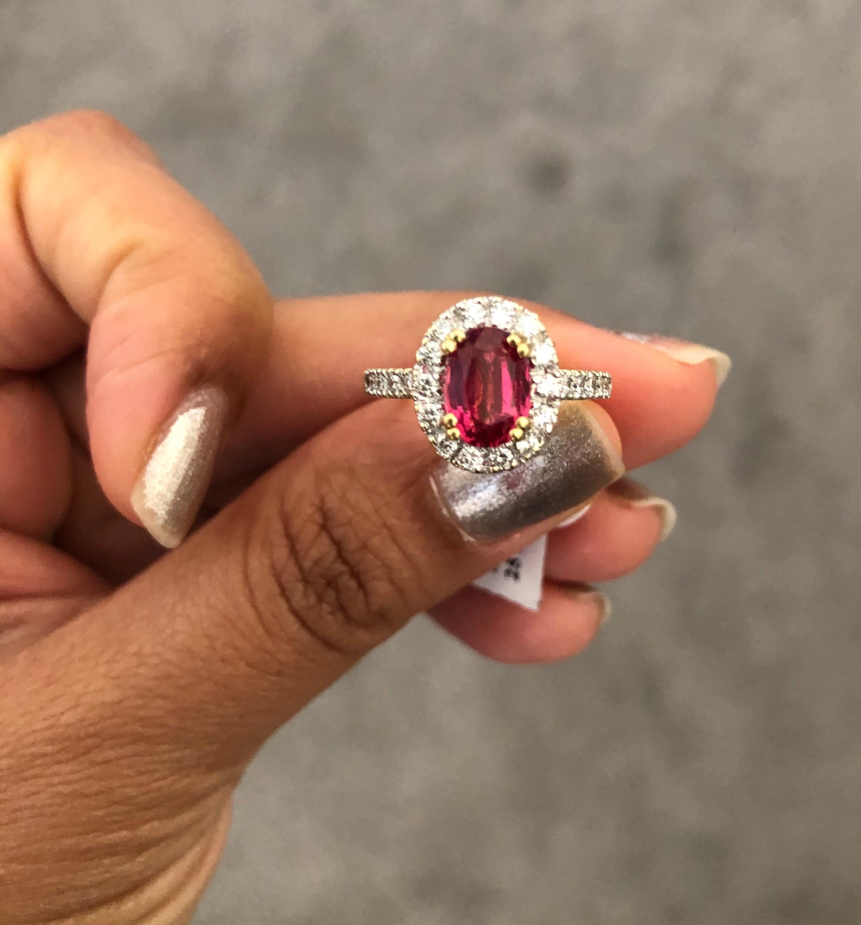 2.97 Carat Spinel Diamond 18 Karat Yellow Gold Engagement Ring In New Condition For Sale In Los Angeles, CA