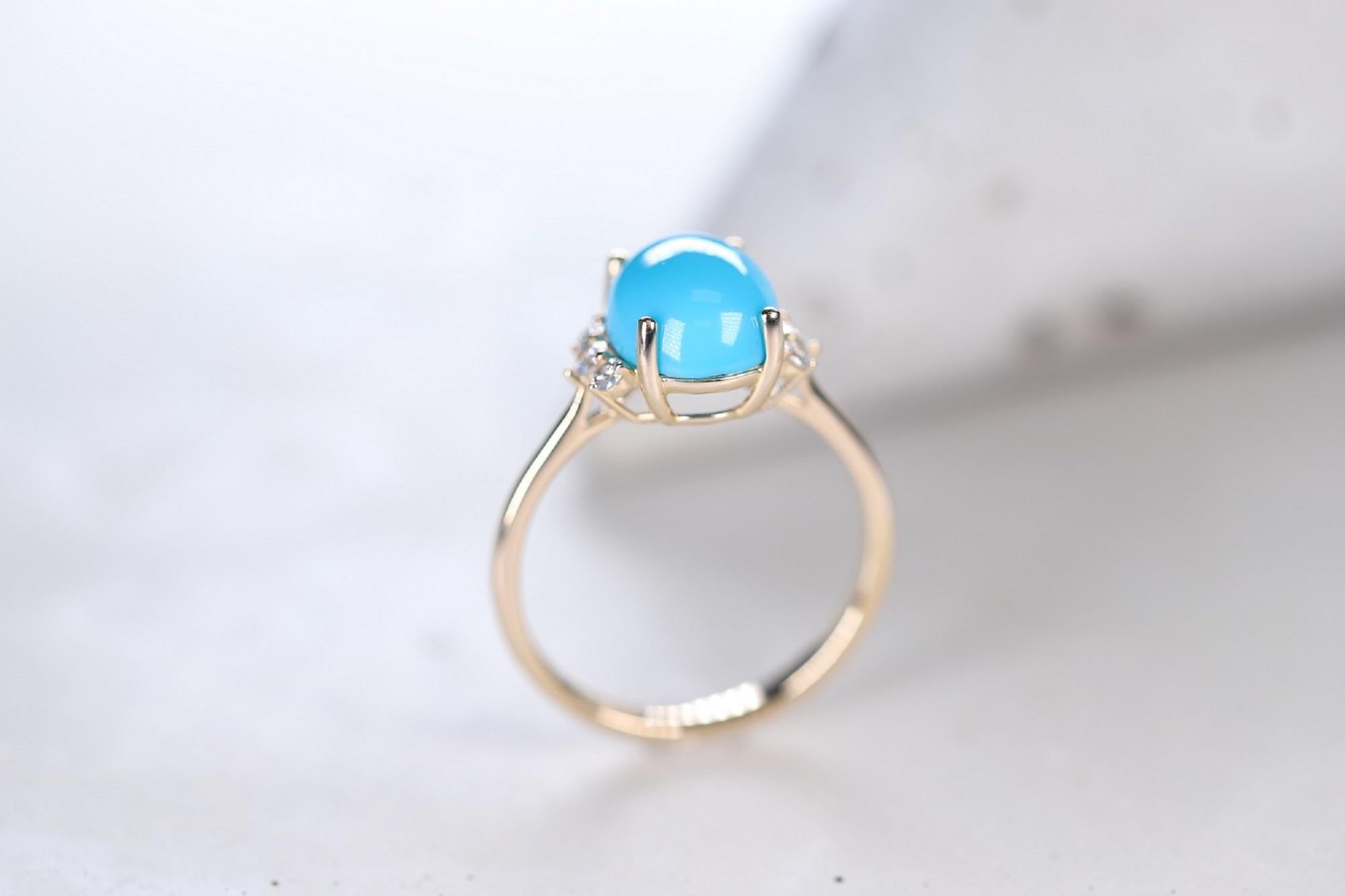 2.97 Carat Turquoise and 0.15 Carat Diamond 14 Karat Yellow Gold Cocktail Ring In New Condition In New York, NY