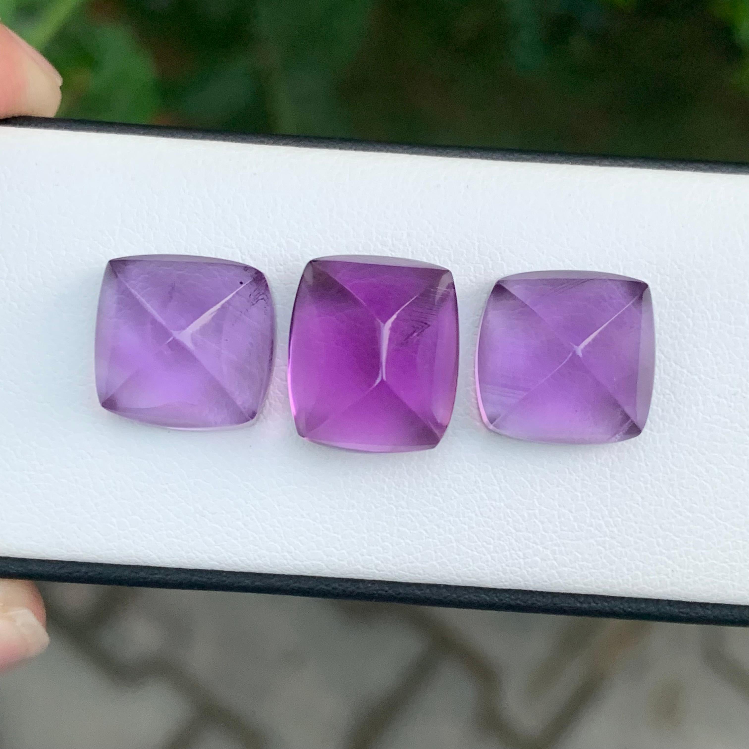 29.70 Carat Natural Loose Sugarloaf Amethyst Cabochons For Jewellery For Sale 4
