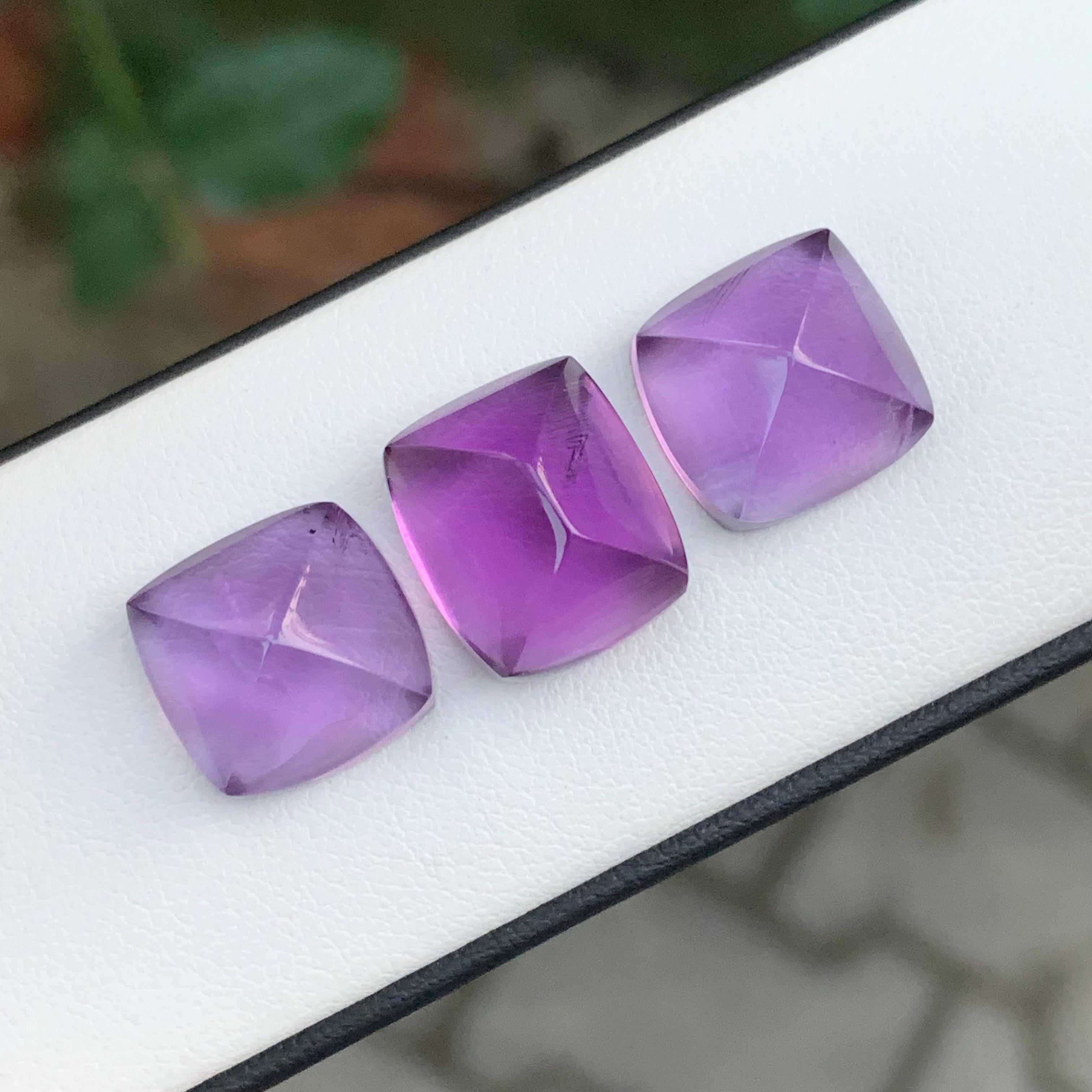 29.70 Carat Natural Loose Sugarloaf Amethyst Cabochons For Jewellery In New Condition For Sale In Peshawar, PK