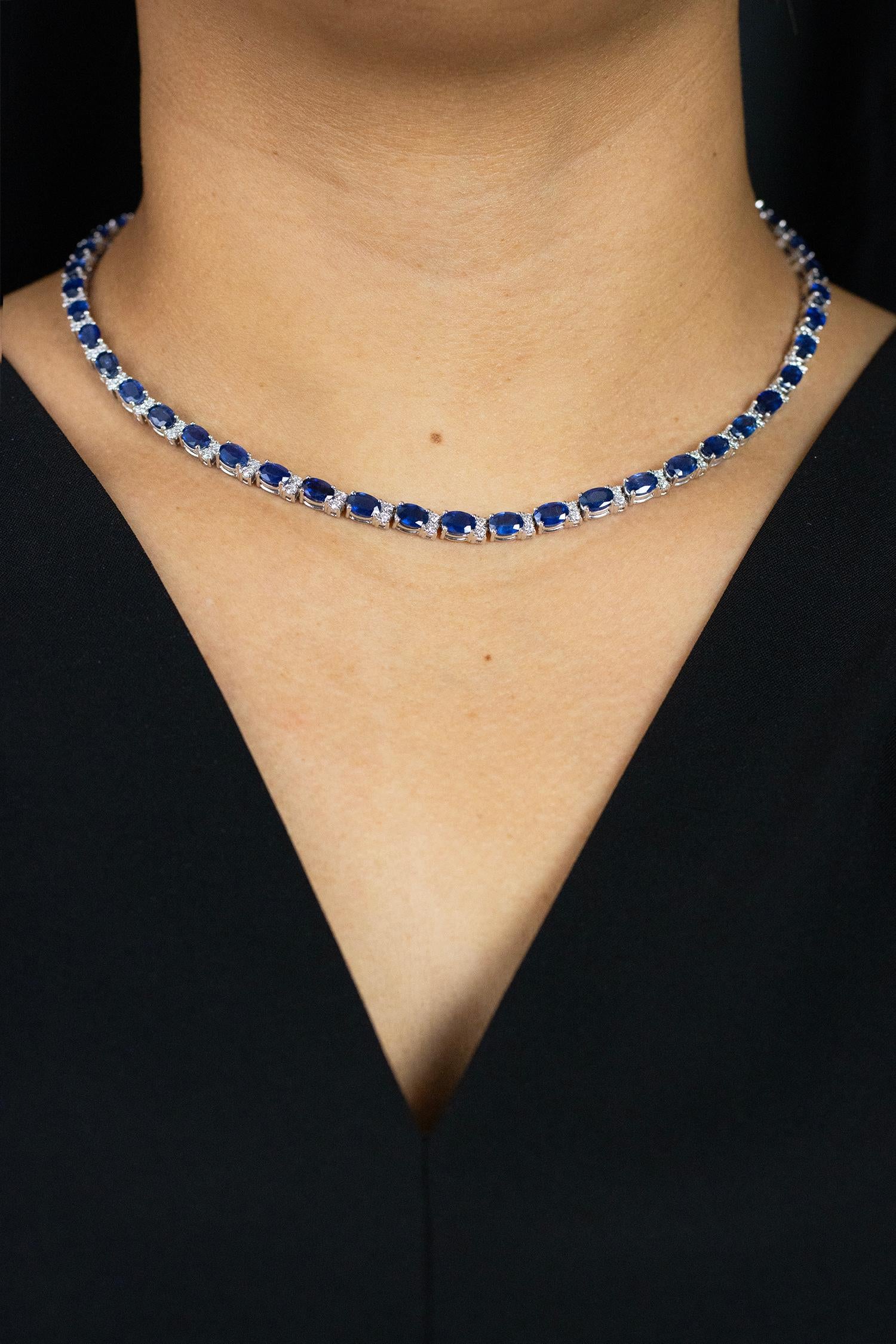 Taille ovale Roman Malakov, collier tennis avec saphirs et diamants de taille ovale de 29.70 carats au total en vente