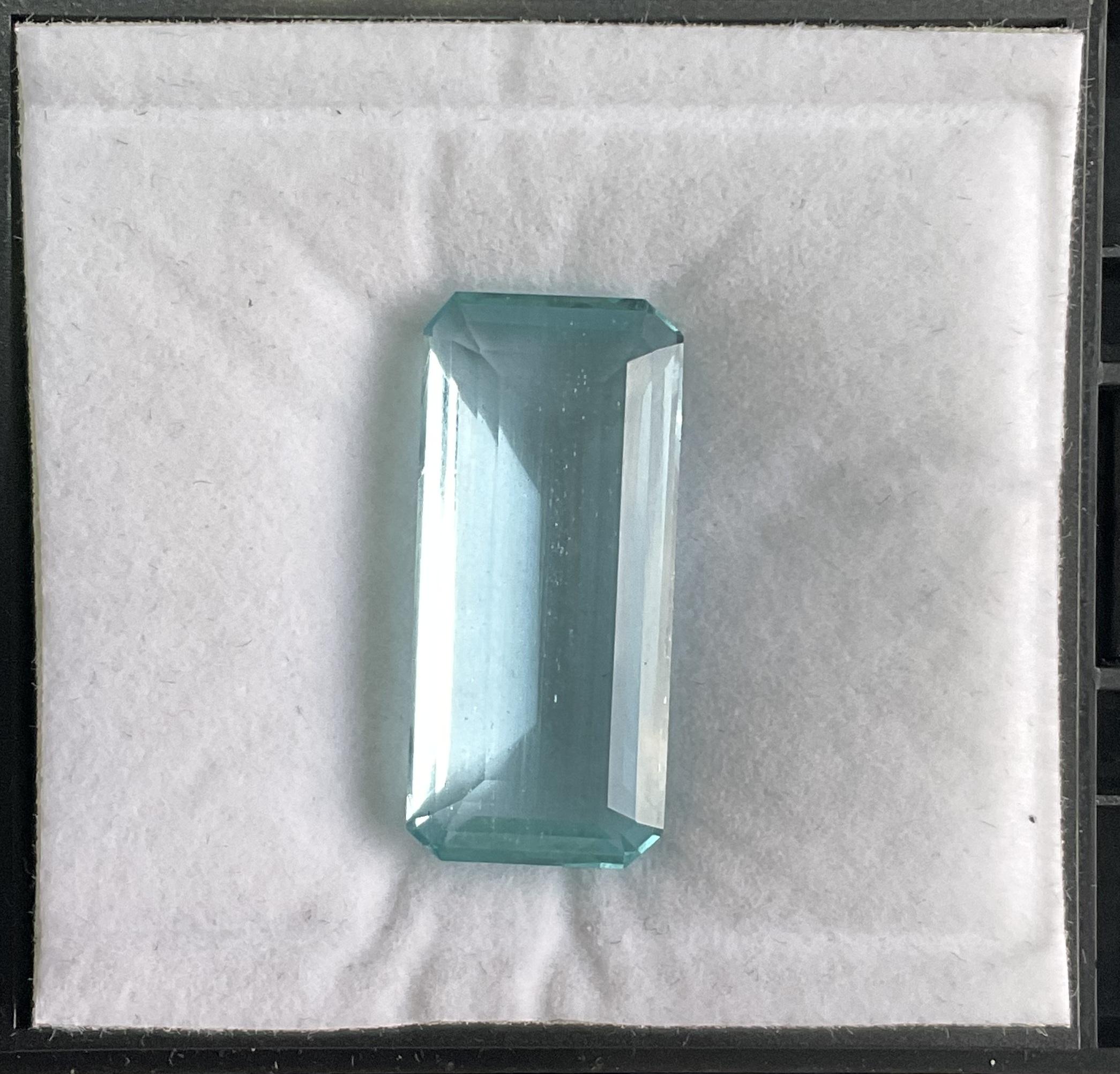 29.73 Carats Aquamarine Top Quality Octagon Cut Stone For Jewelry Natural Gem For Sale 2
